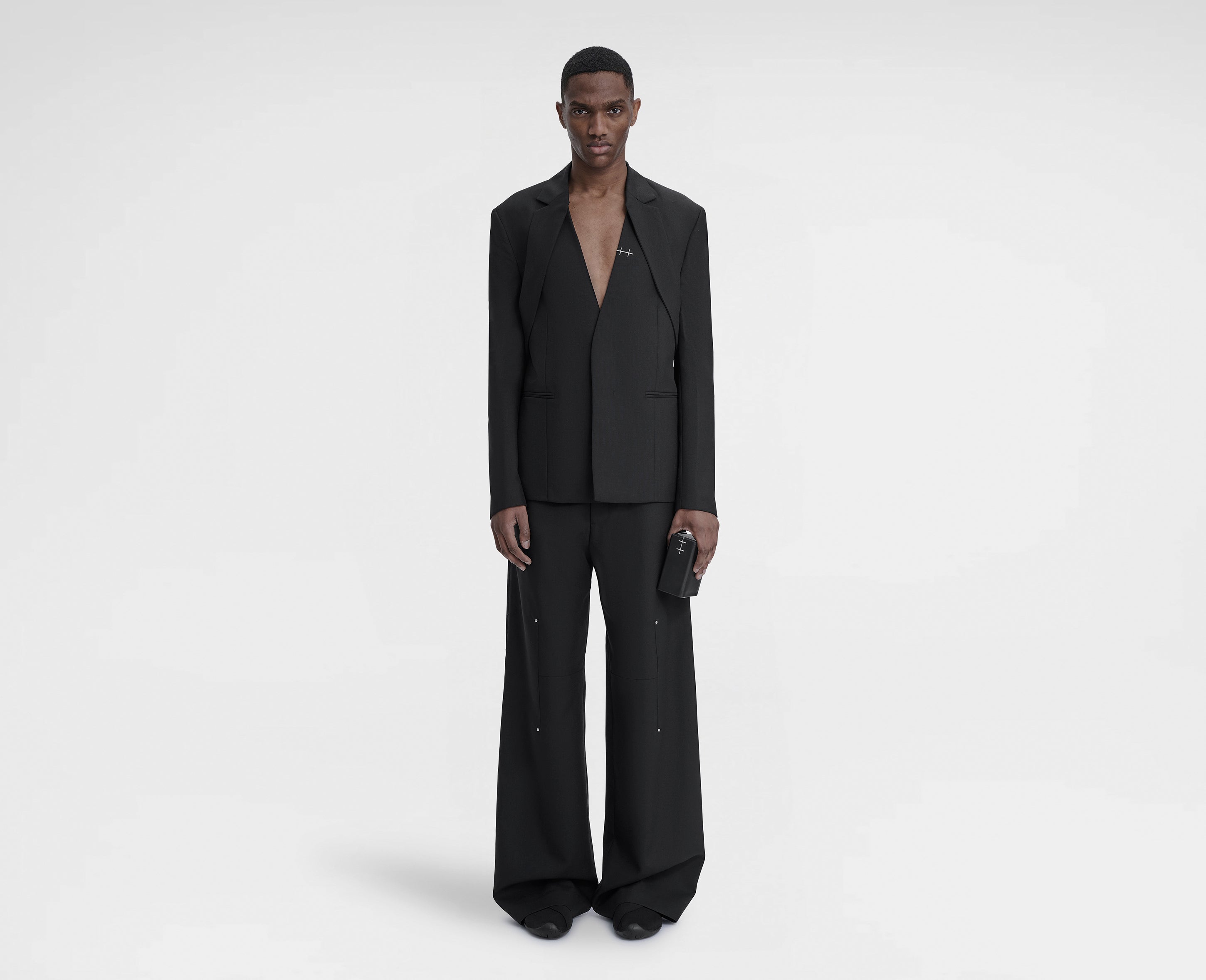 HE, product: COROLLA WALLET (Fig. 4)