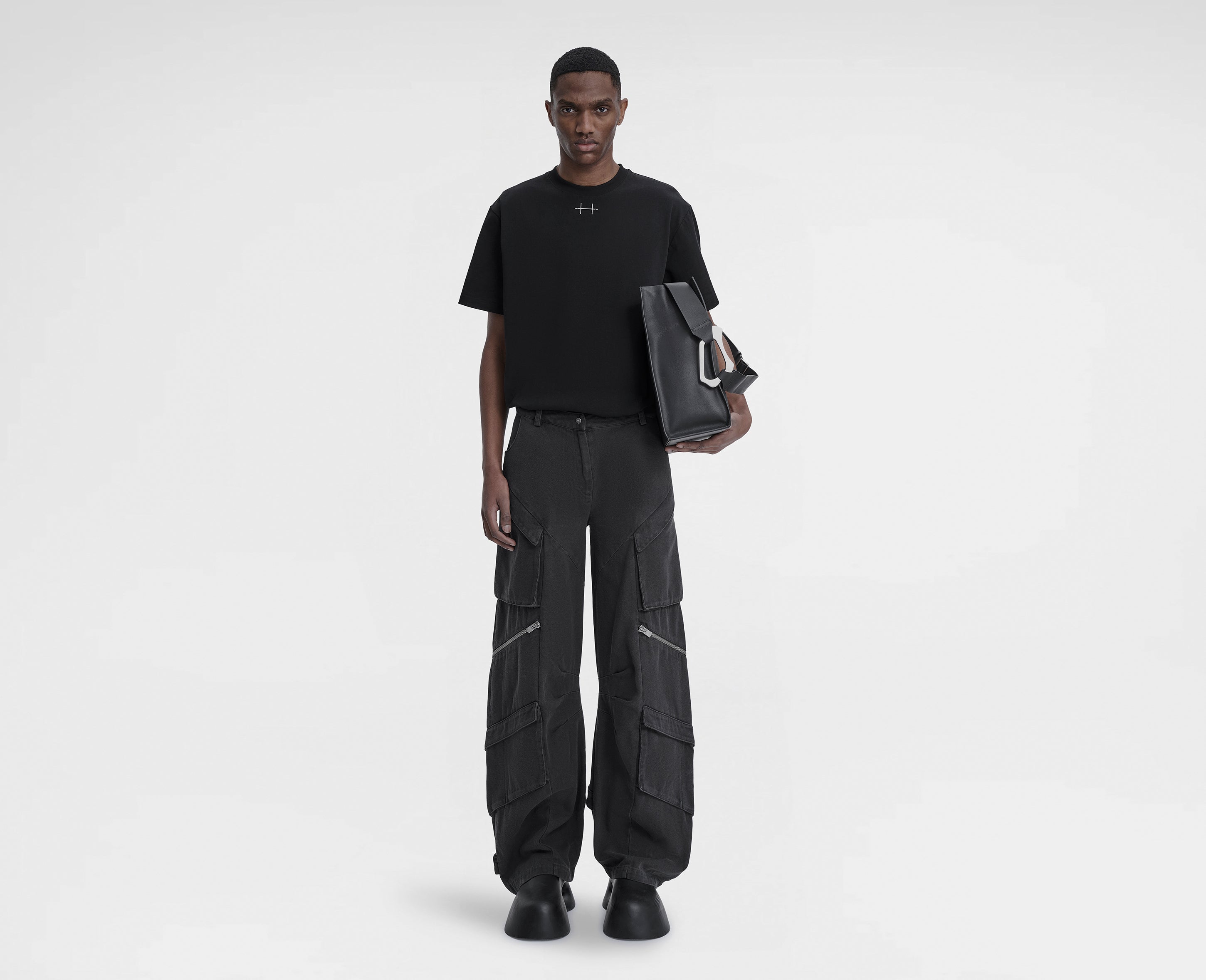HE, product: CALYX CARGO PANTS (Fig. 2)