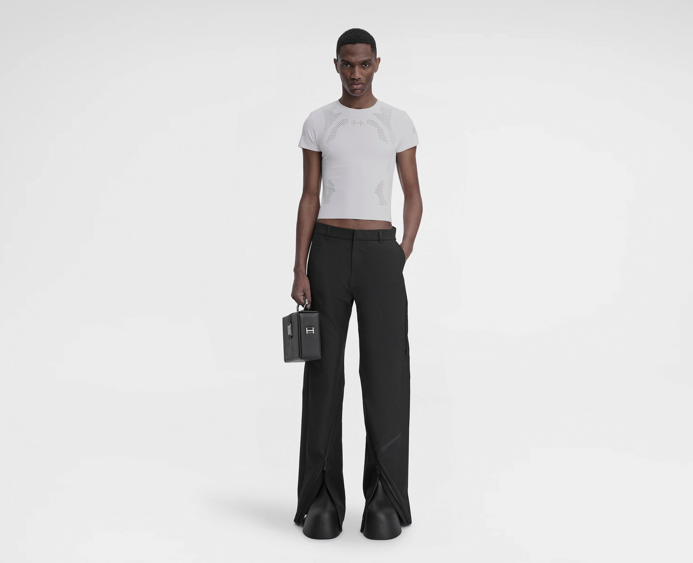 HE, product: INTINE T-SHIRT (Fig. 5)