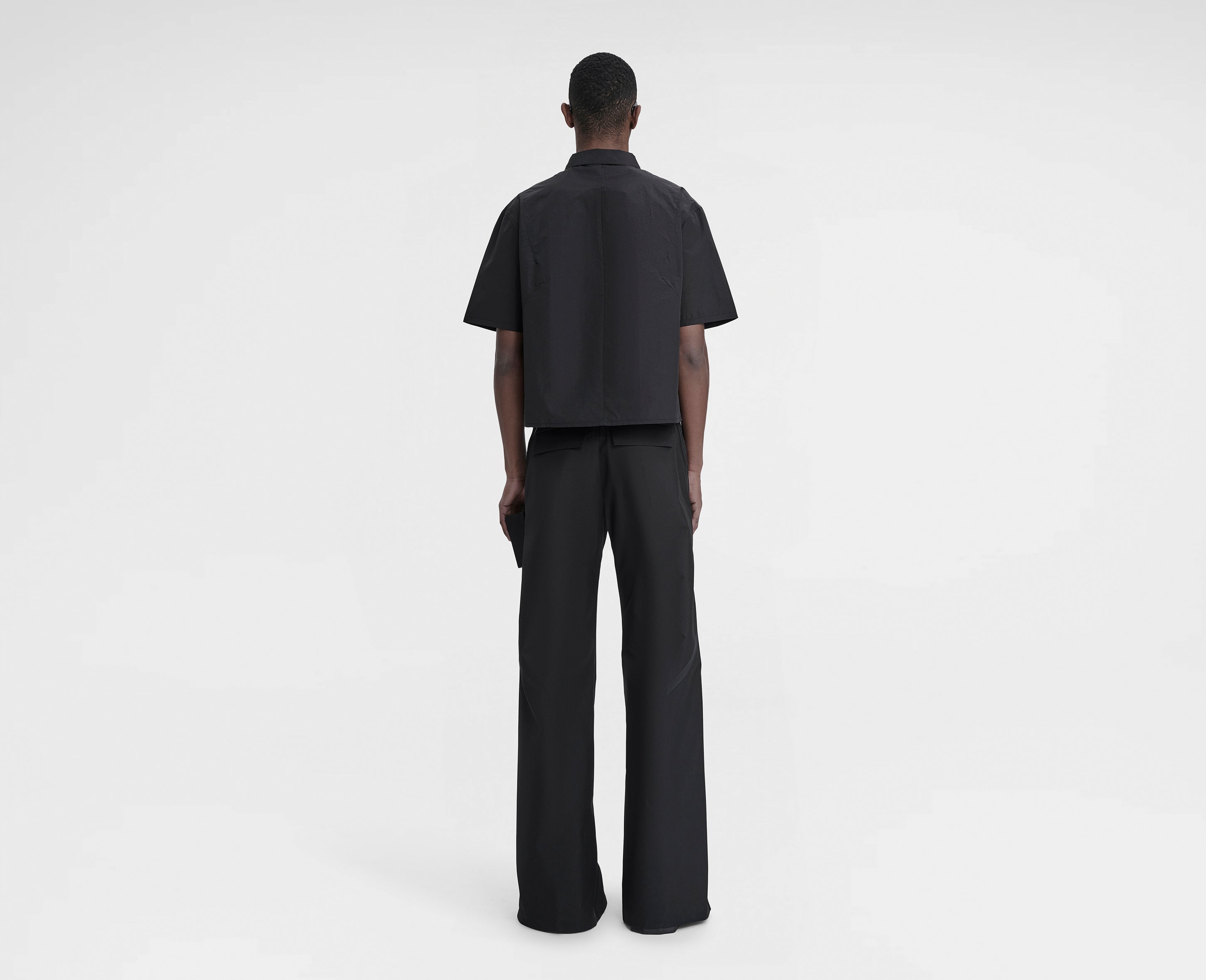 HE, product: PLICATE SHIRT (Fig. 5)