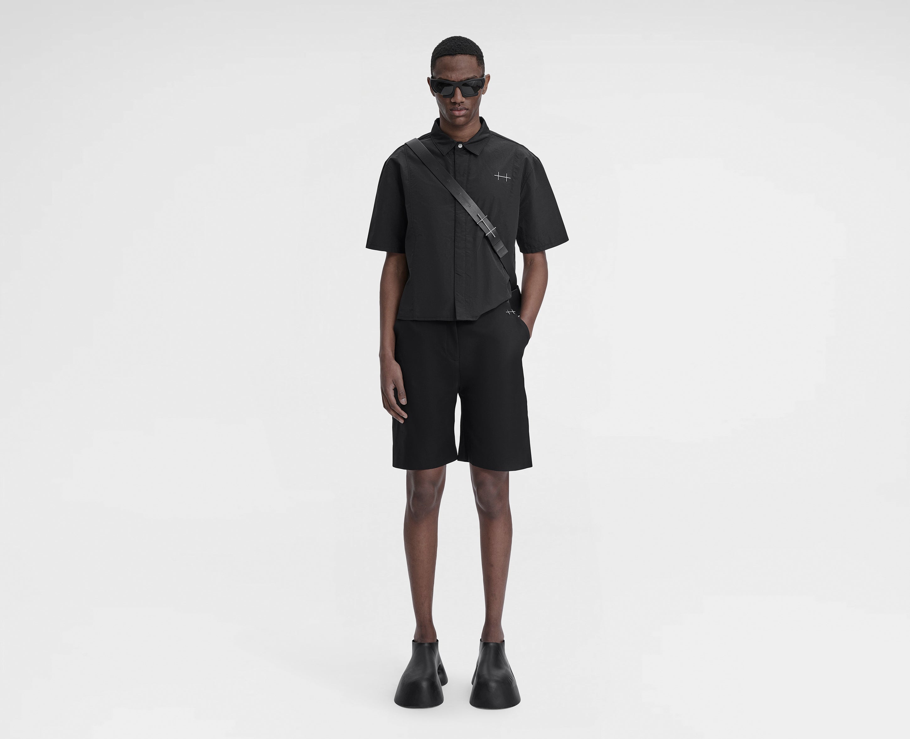 HE, product: SEPAL TAILORED SHORTS (Fig. 5)