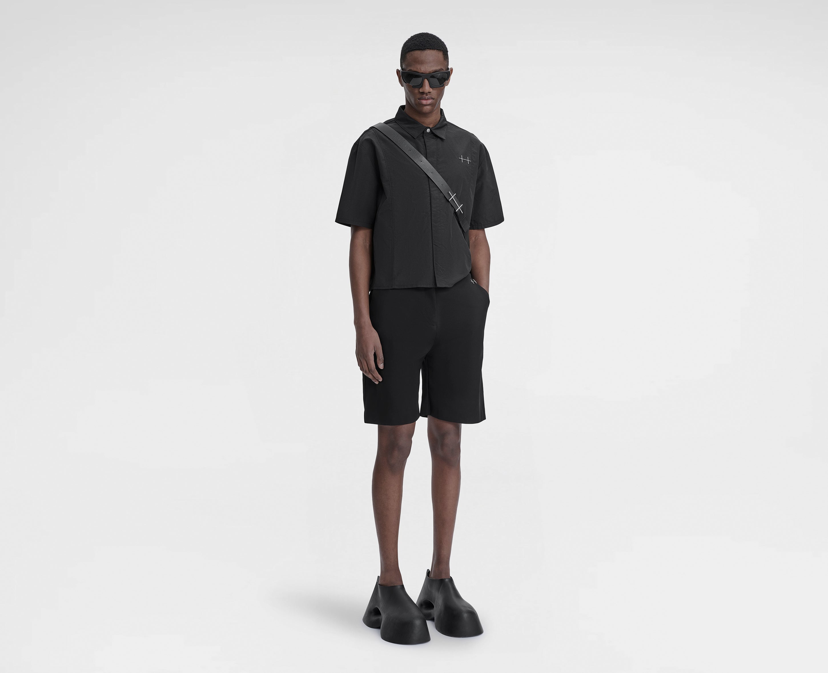 HE, product: SEPAL TAILORED SHORTS (Fig. 6)