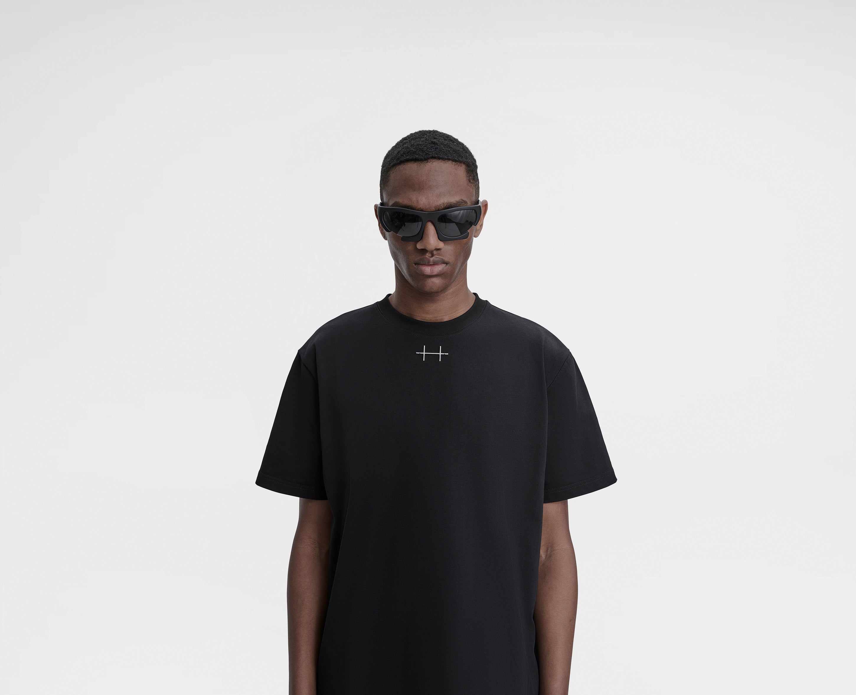 HE, product: AXIALLY SUNGLASSES (Fig. 2)