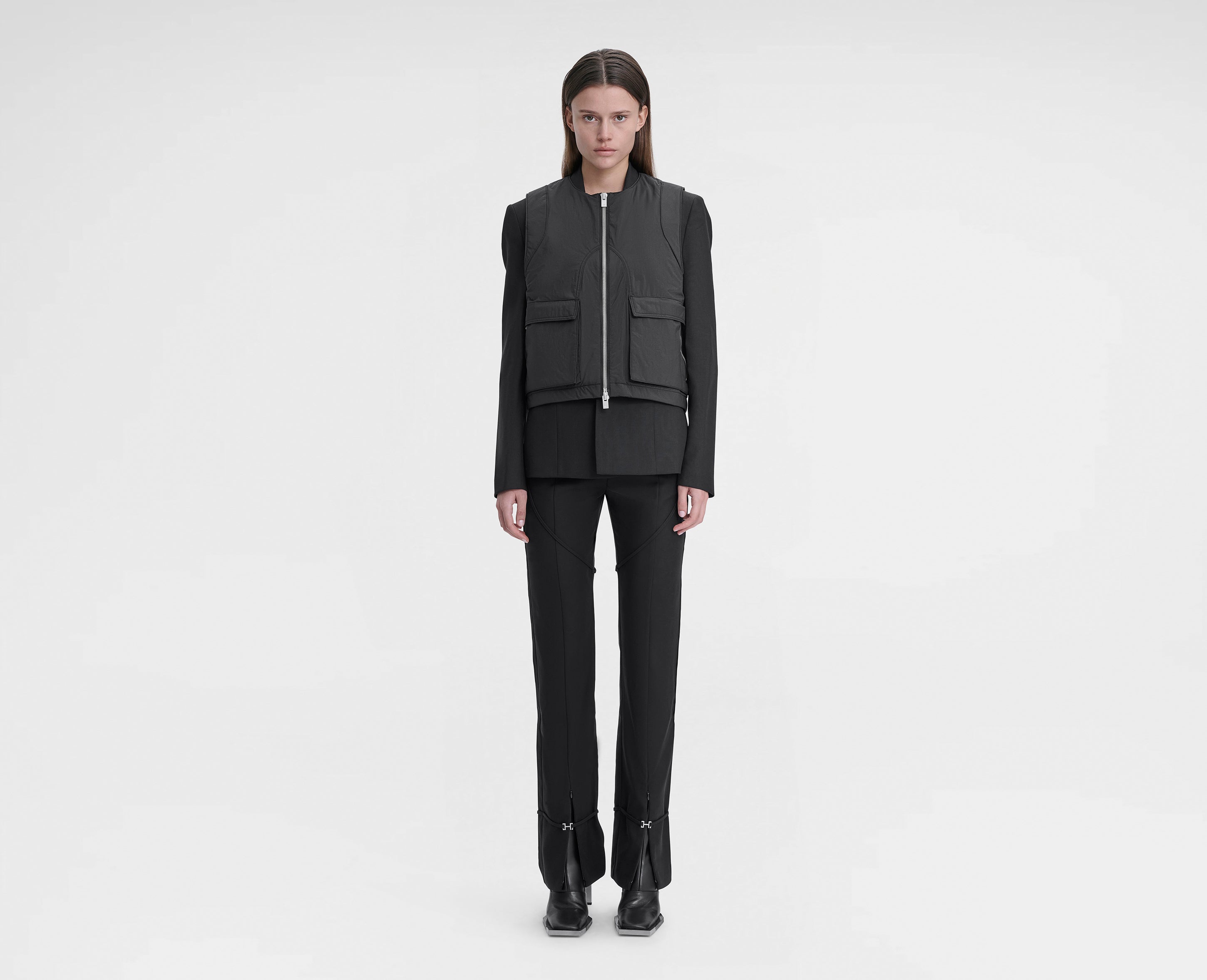 HE, product: MOTILITY VEST (Fig. 5)