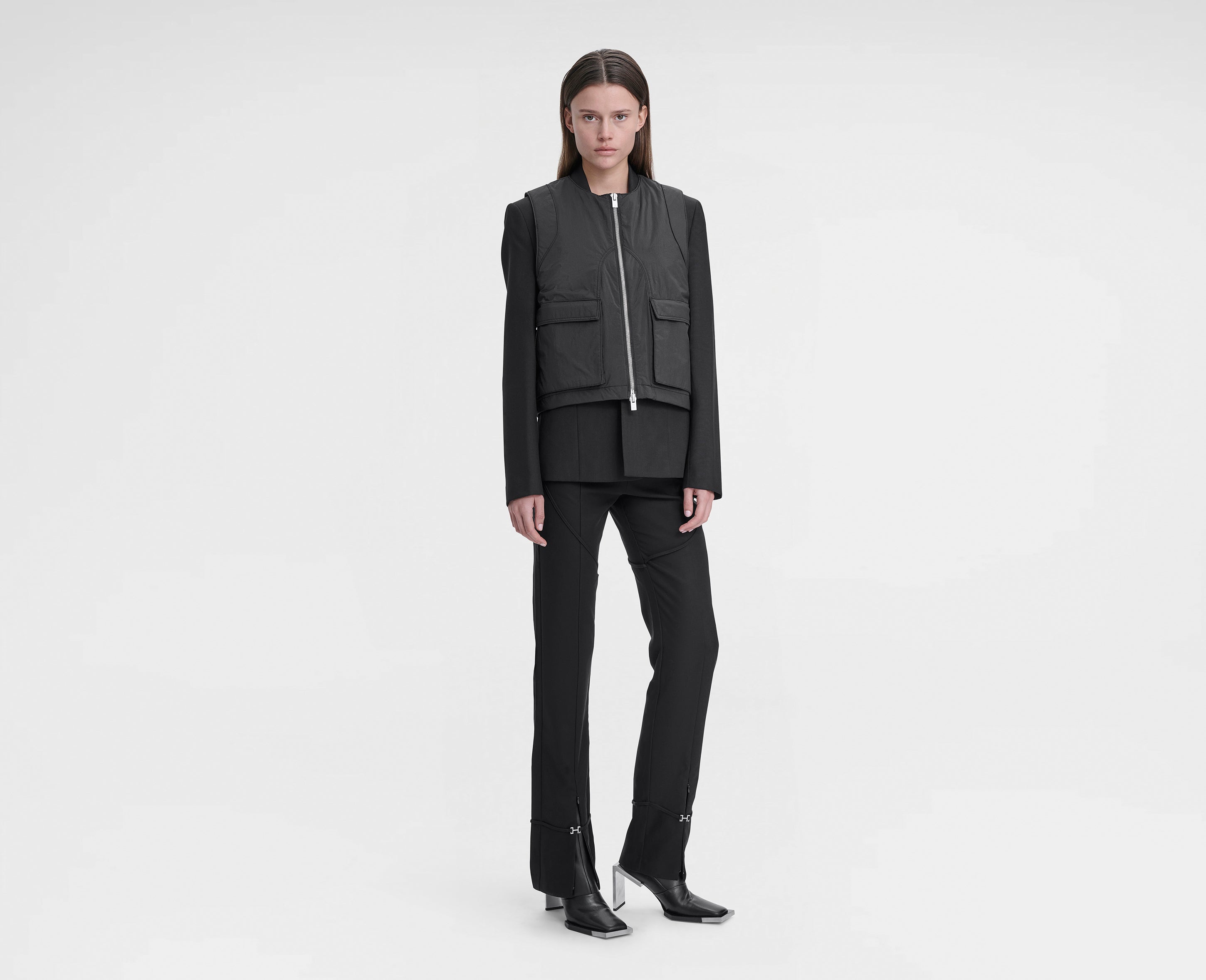 HE, product: MOTILITY VEST (Fig. 6)