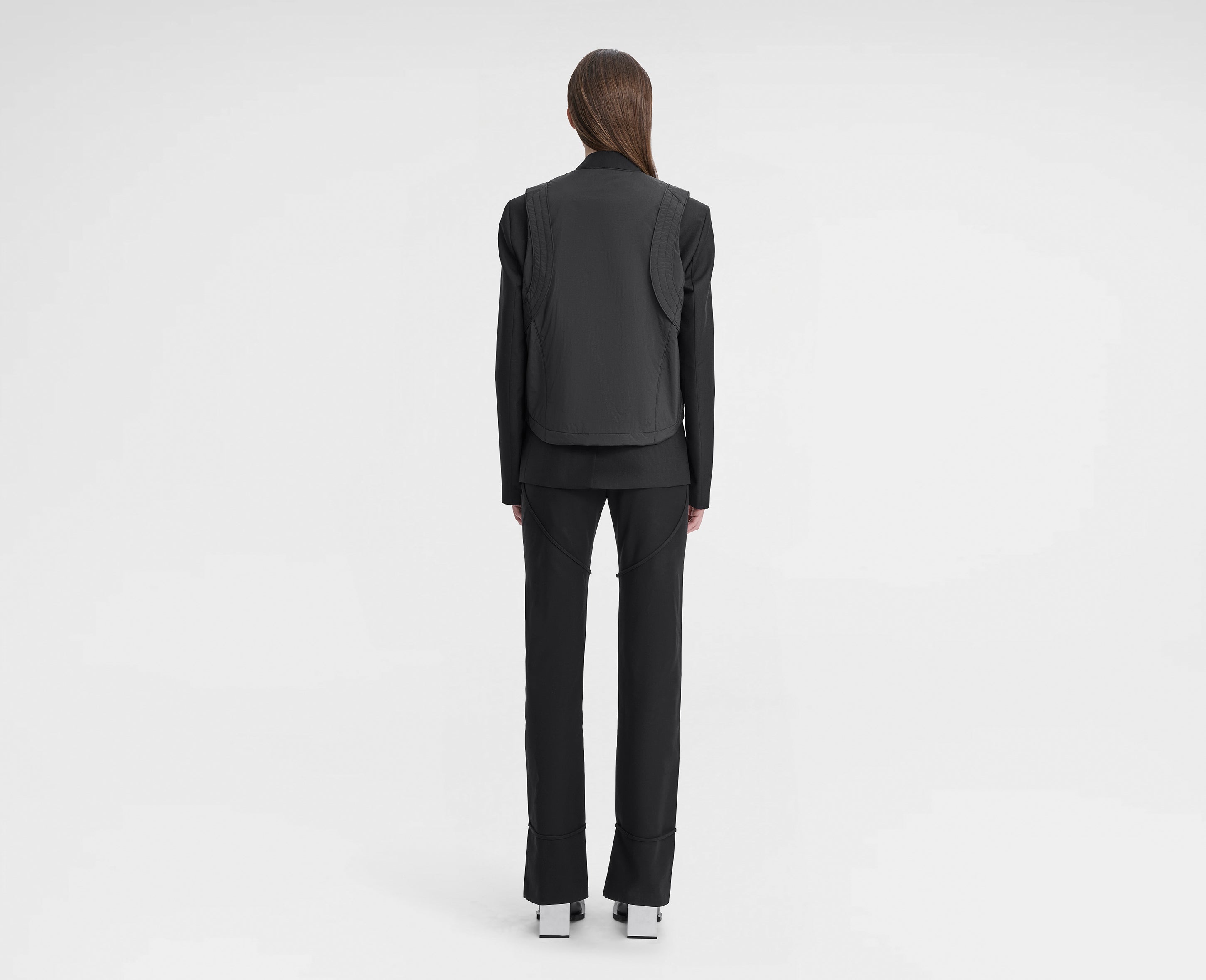 HE, product: MOTILITY VEST (Fig. 7)