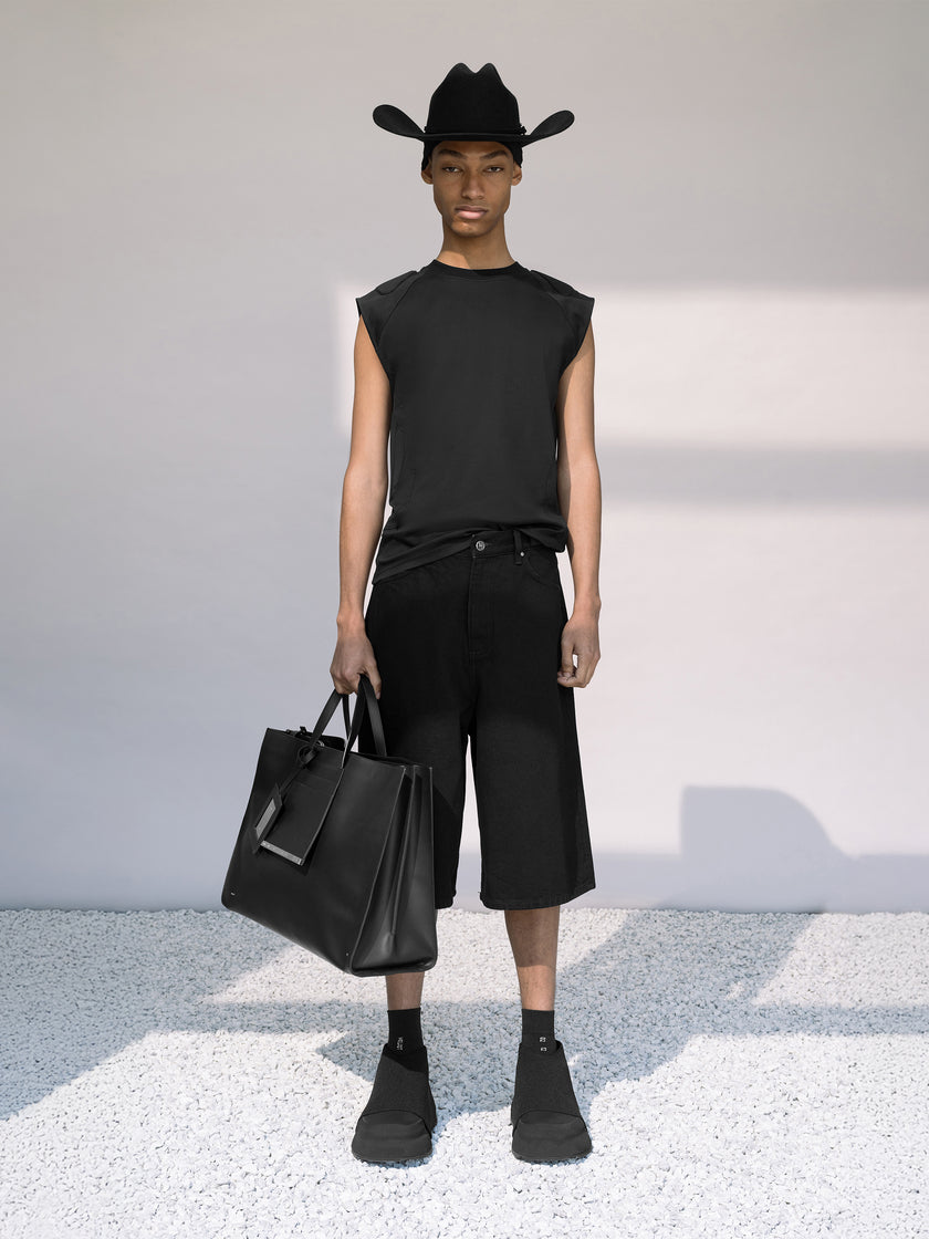 HE, product: FENCE DENIM SHORTS (Fig. 7)