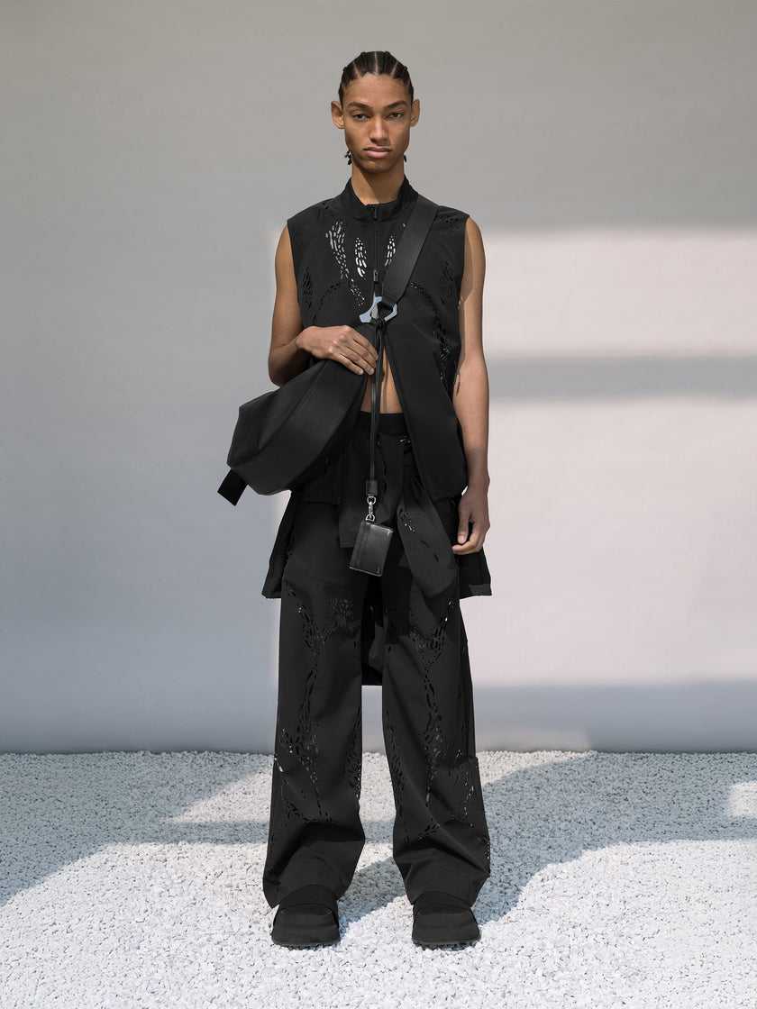 HE, product: ROAN VEST (Fig. 13)