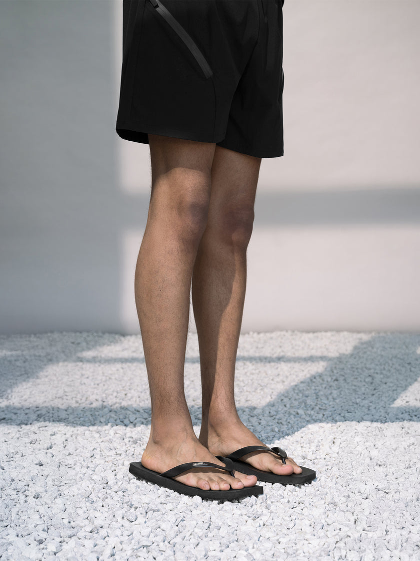 HE, product: HE SANDAL (Fig. 10)