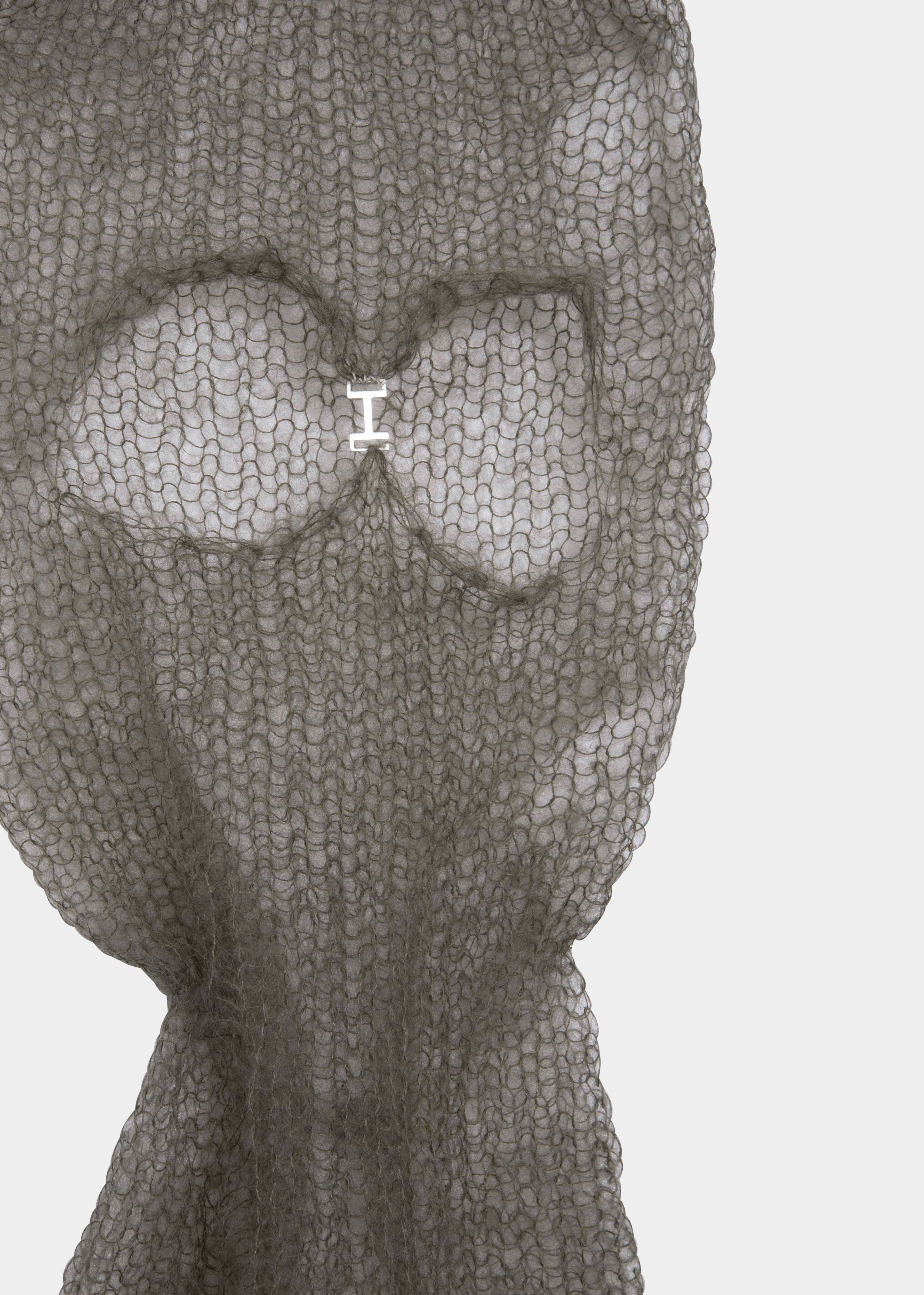 HE, product: AERIFEROUS BALACLAVA (Fig. 3)
