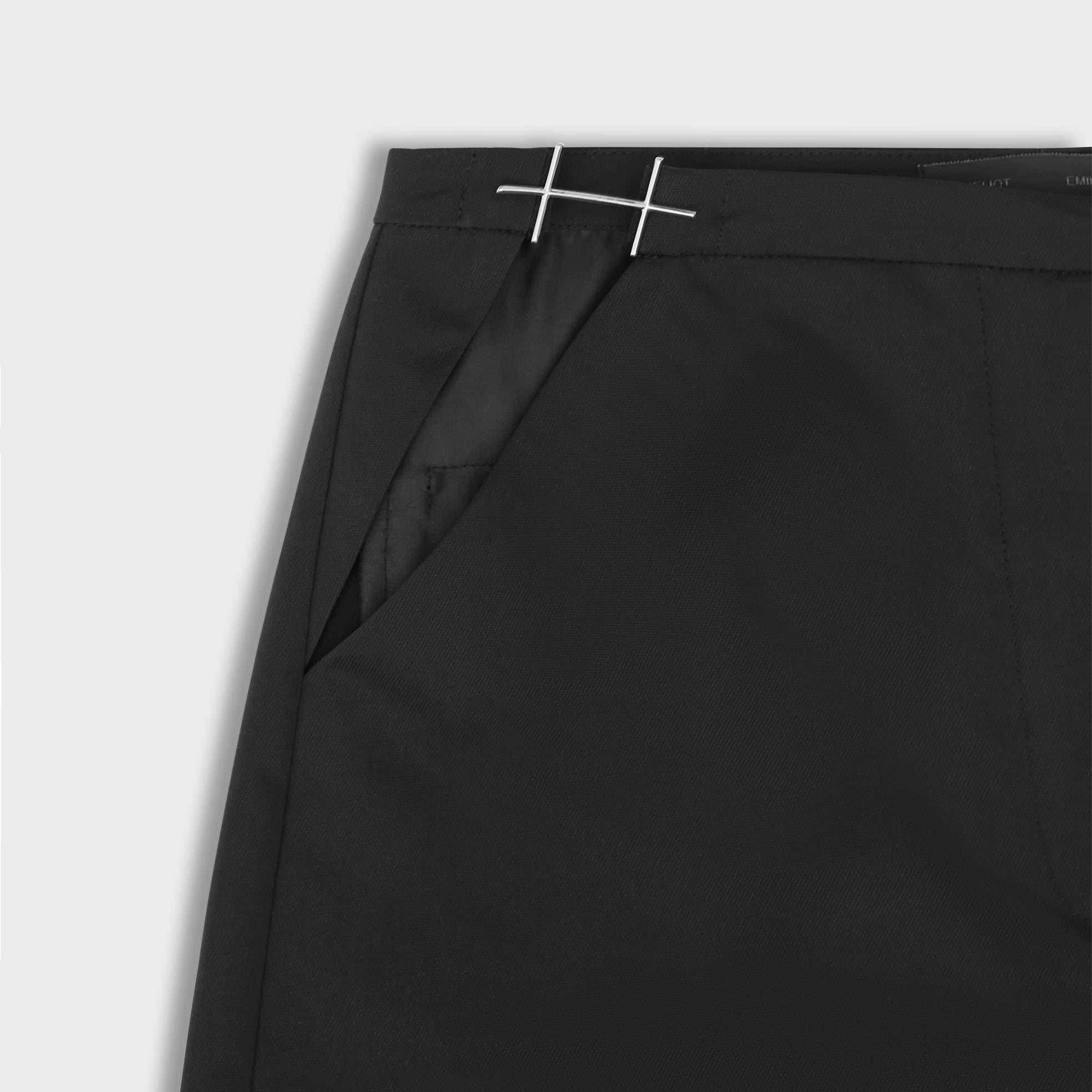 HE, product: RIMA TAILORING SHORTS (Fig. 3)