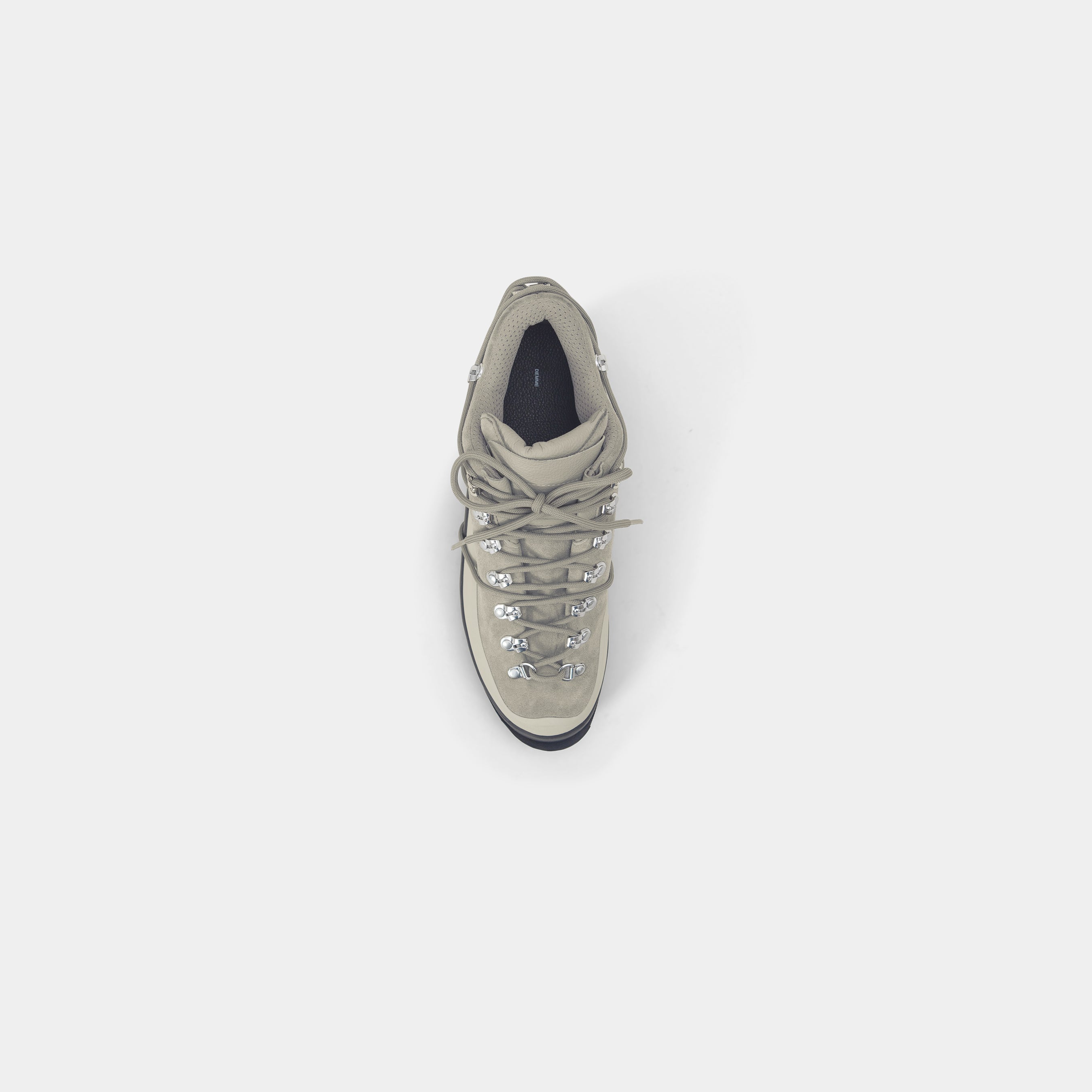 HE, product: LOW HIKING BOOTS (Fig. 9)