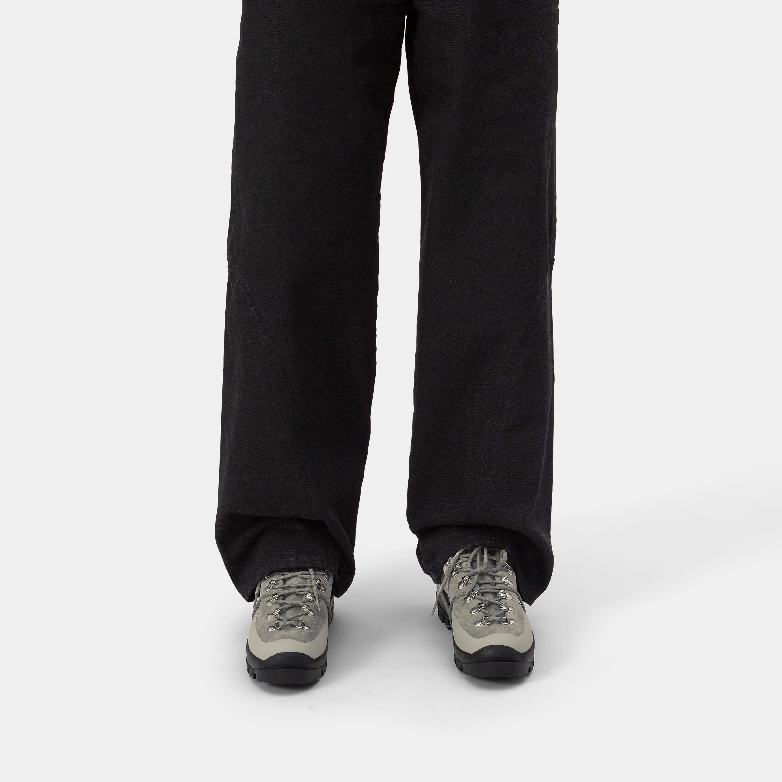 HE, product: LOW HIKING BOOTS (Fig. 3)