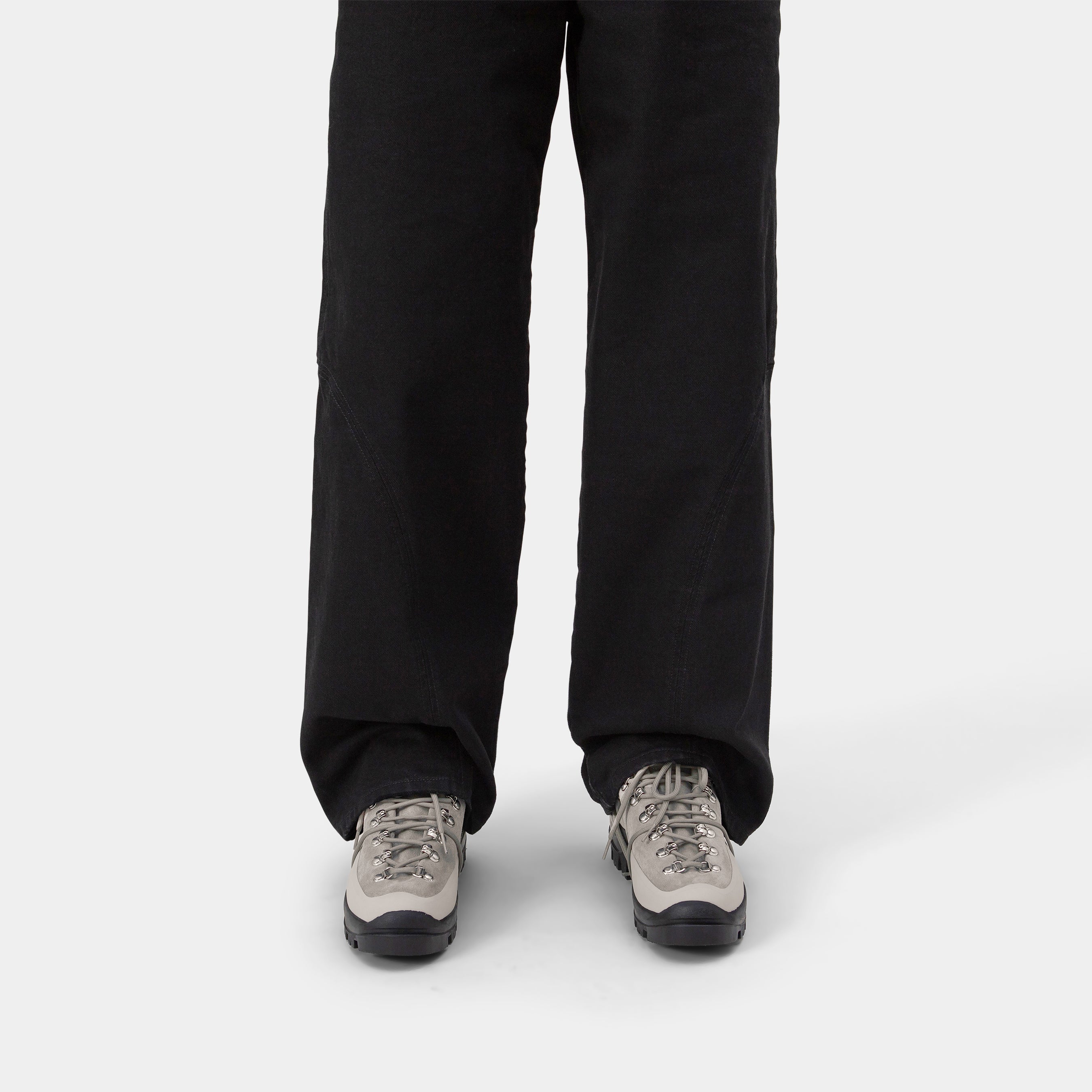 HE, product: LOW HIKING BOOTS (Fig. 3)