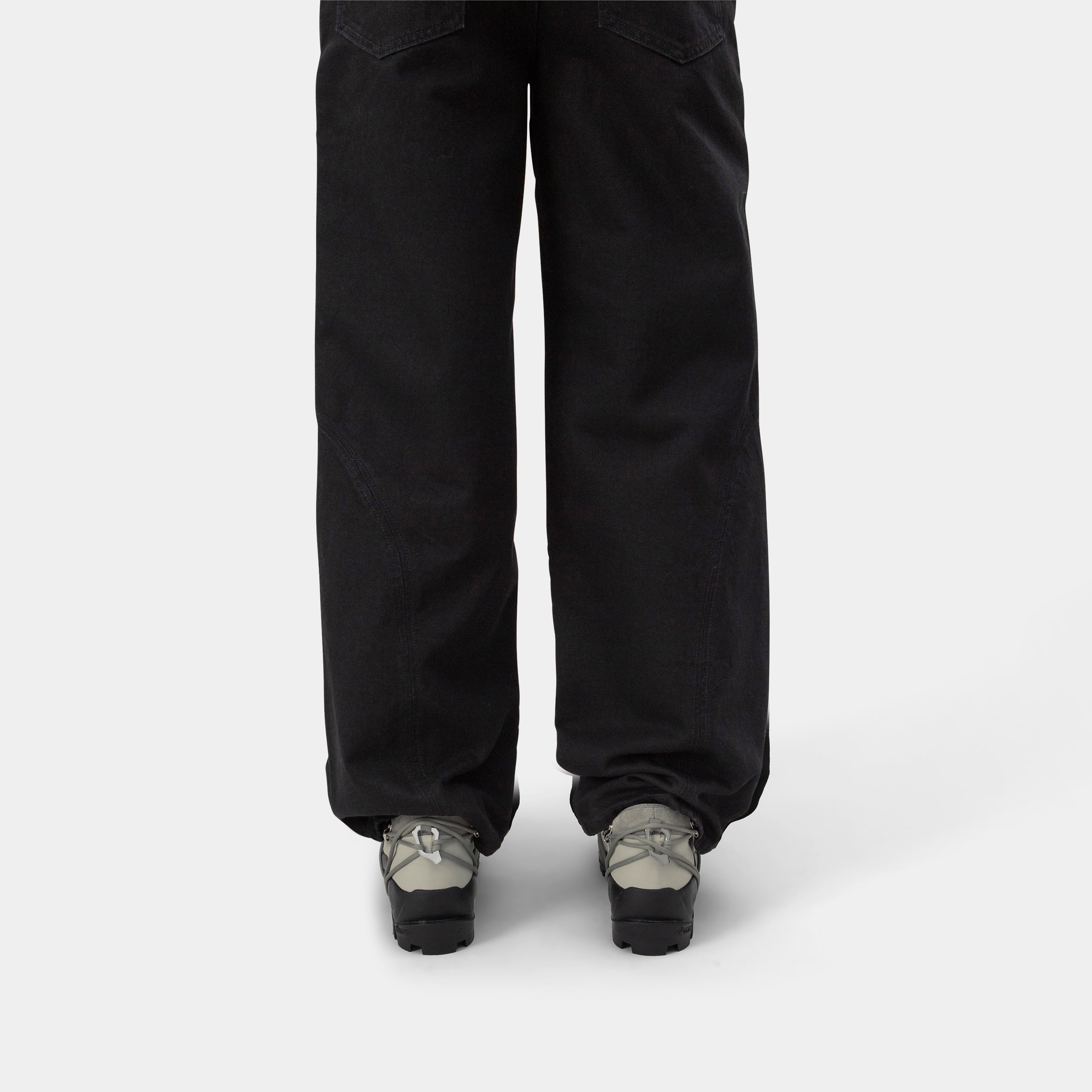 HE, product: LOW HIKING BOOTS (Fig. 5)