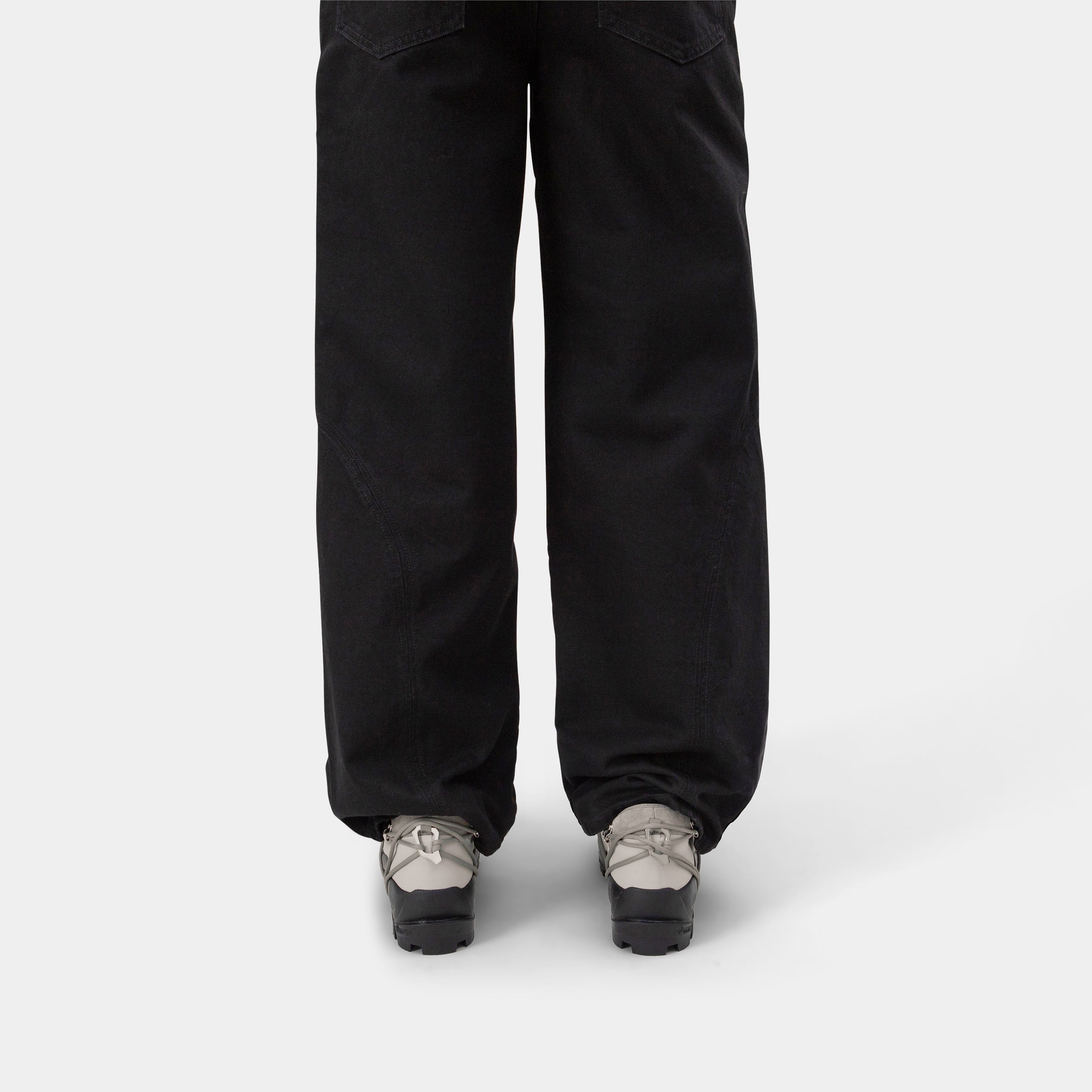 HE, product: LOW HIKING BOOTS (Fig. 5)