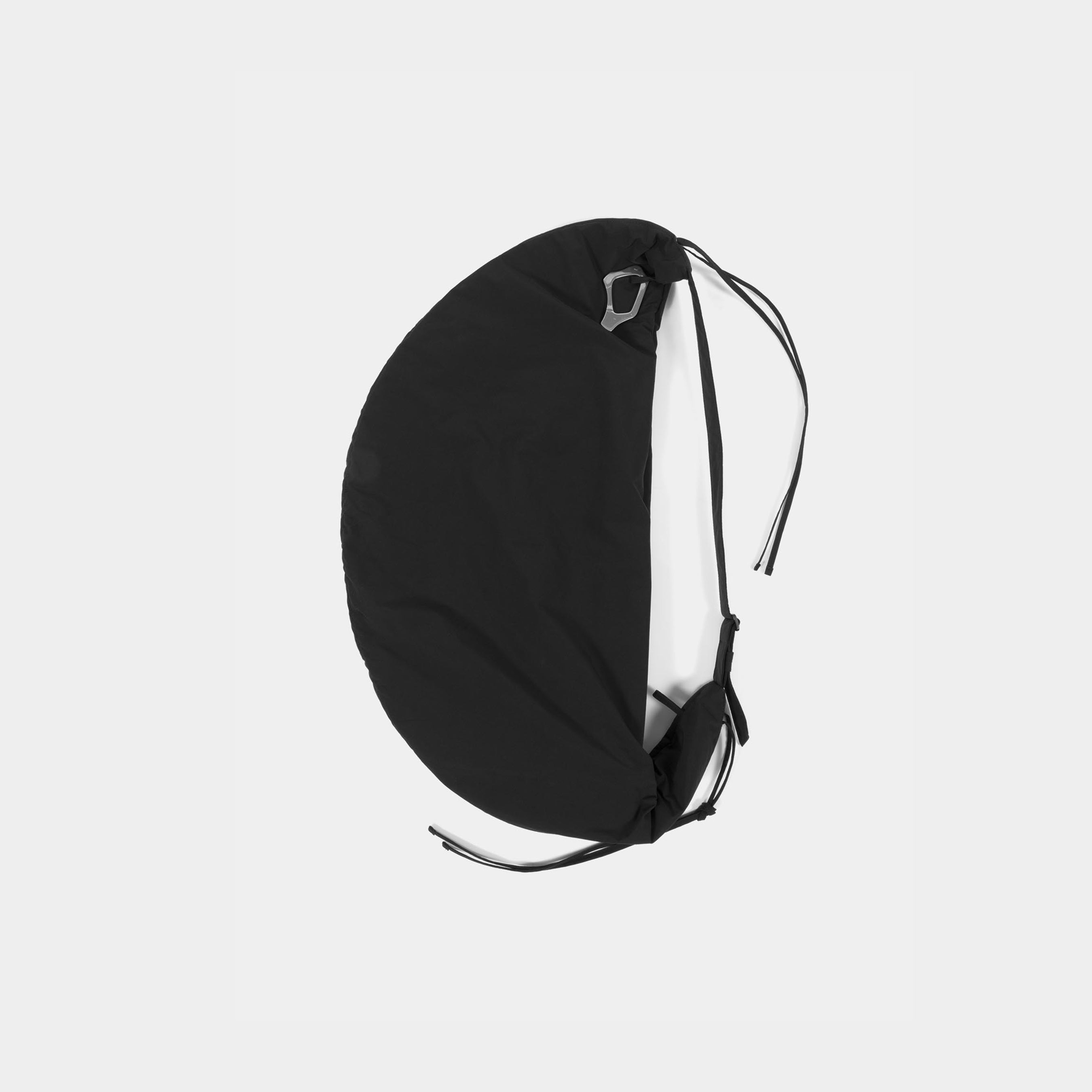 HE, product: CLAUDA BAG (Fig. 4)