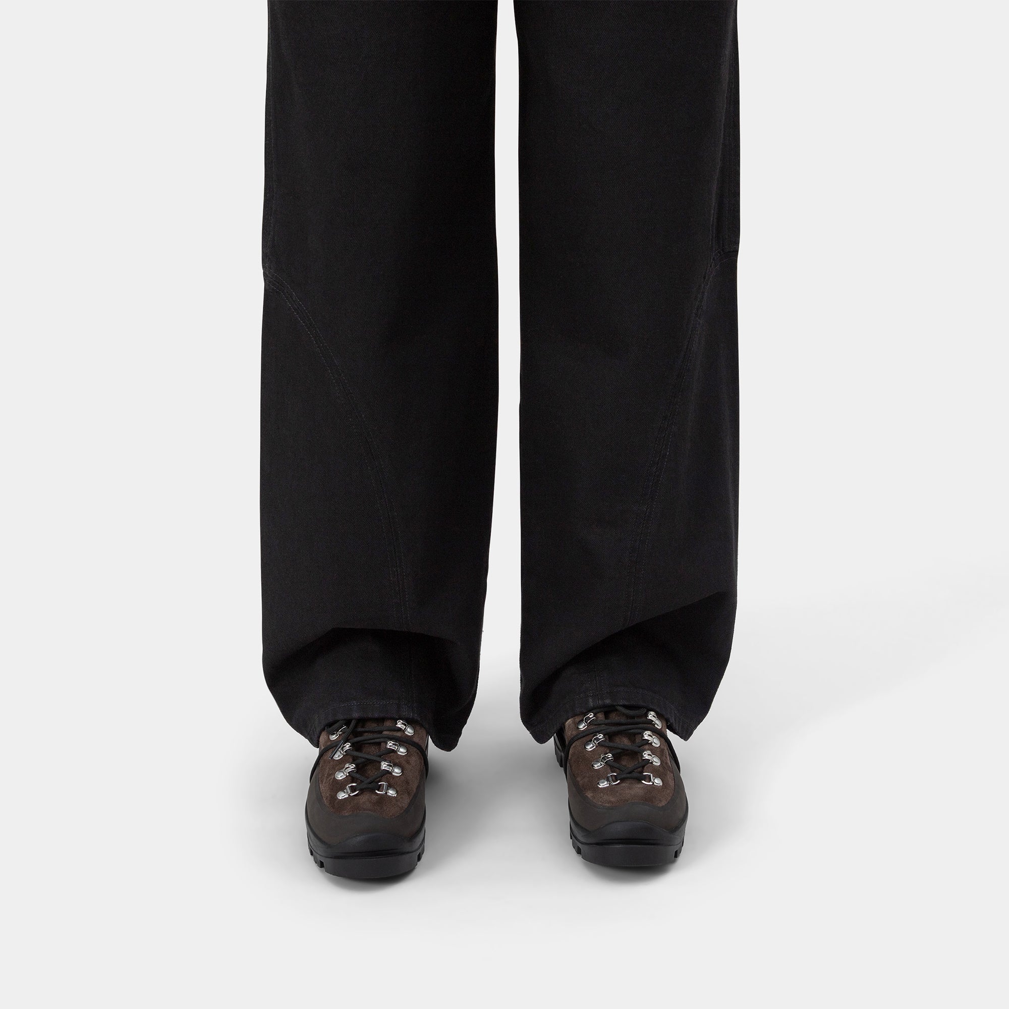 HE, product: LOW HIKING BOOTS (Fig. 3)