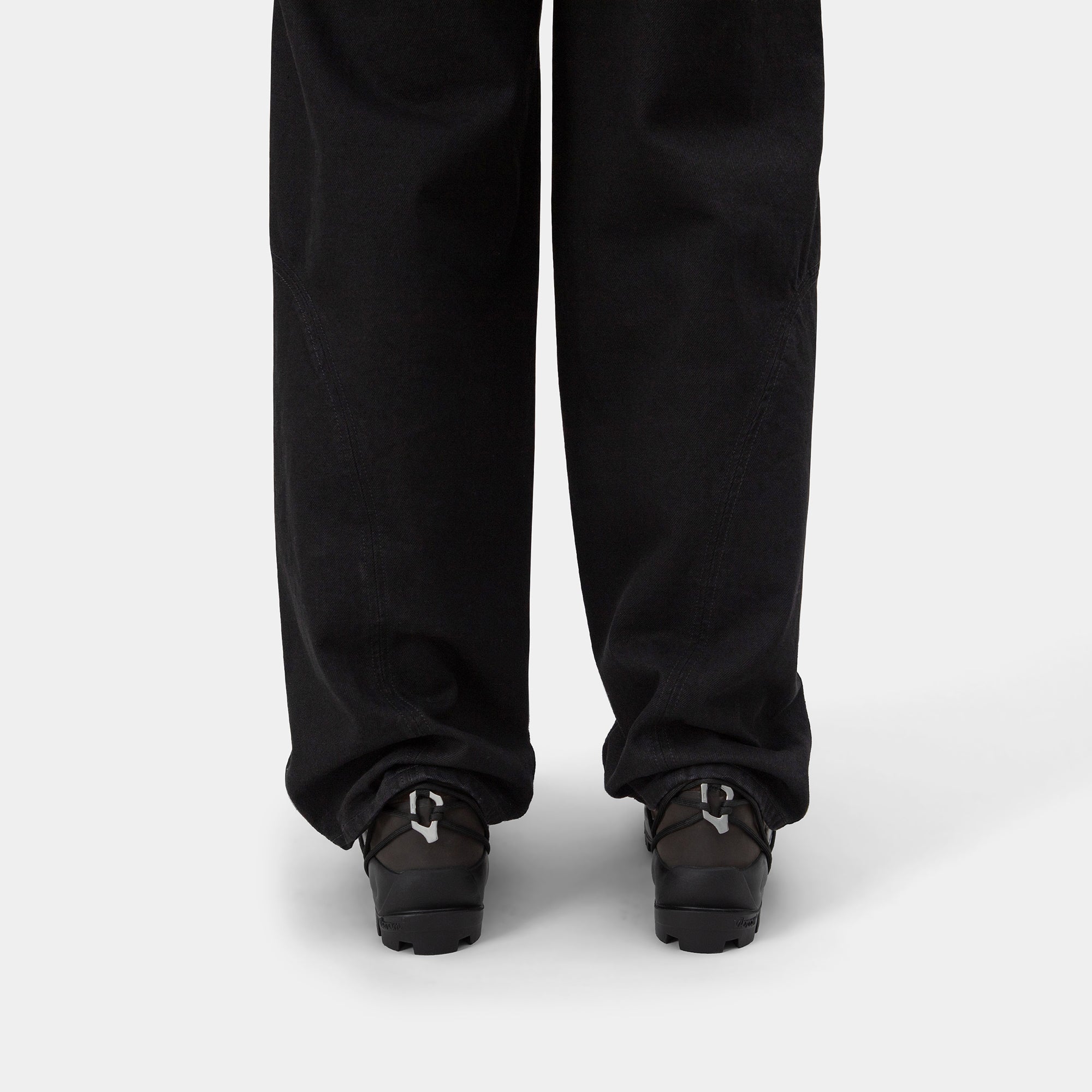 HE, product: LOW HIKING BOOTS (Fig. 5)