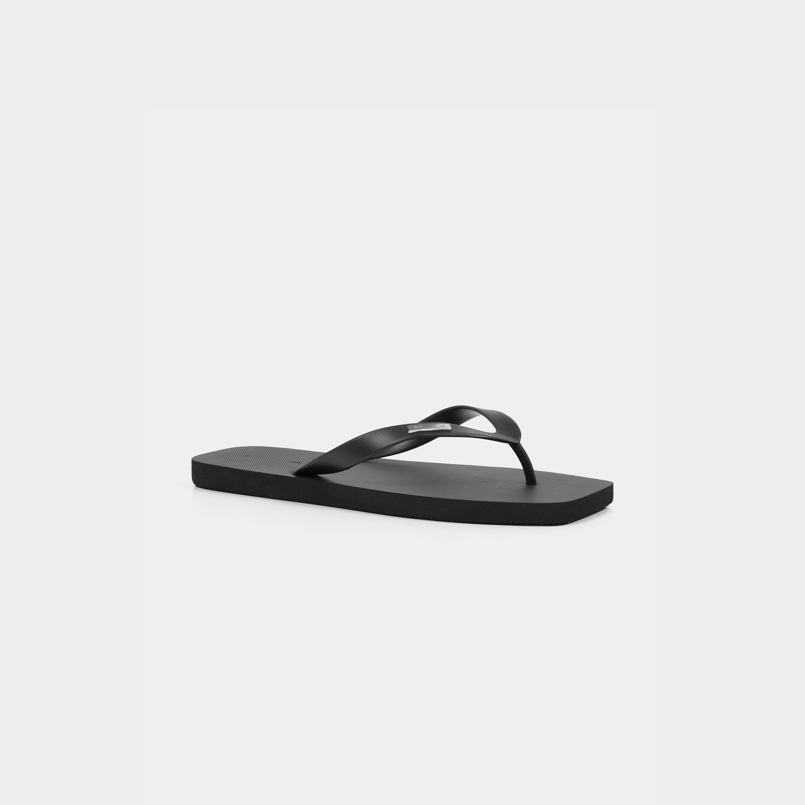 HE, product: HE SANDAL (Fig. 8)