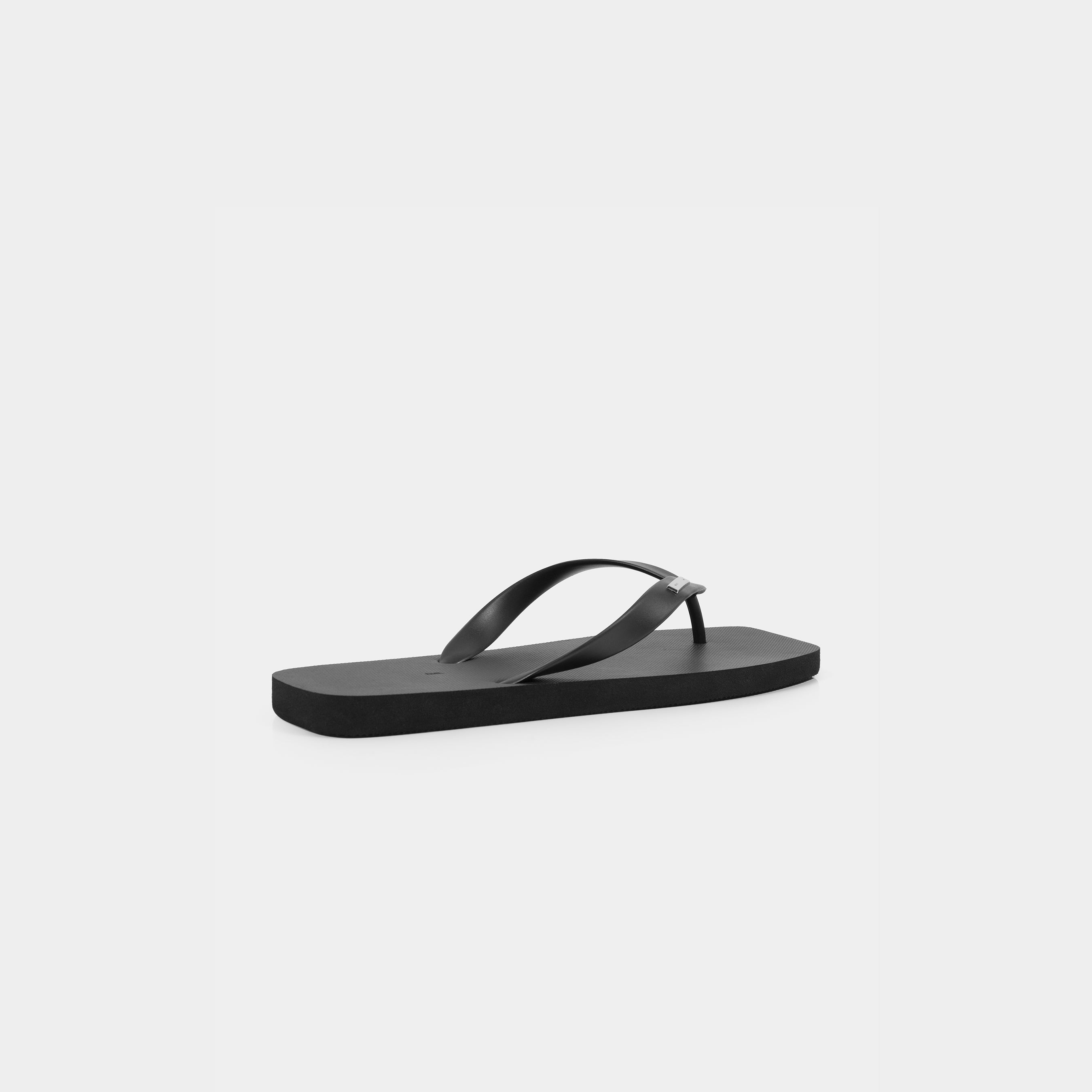 HE, product: HE SANDAL (Fig. 2)