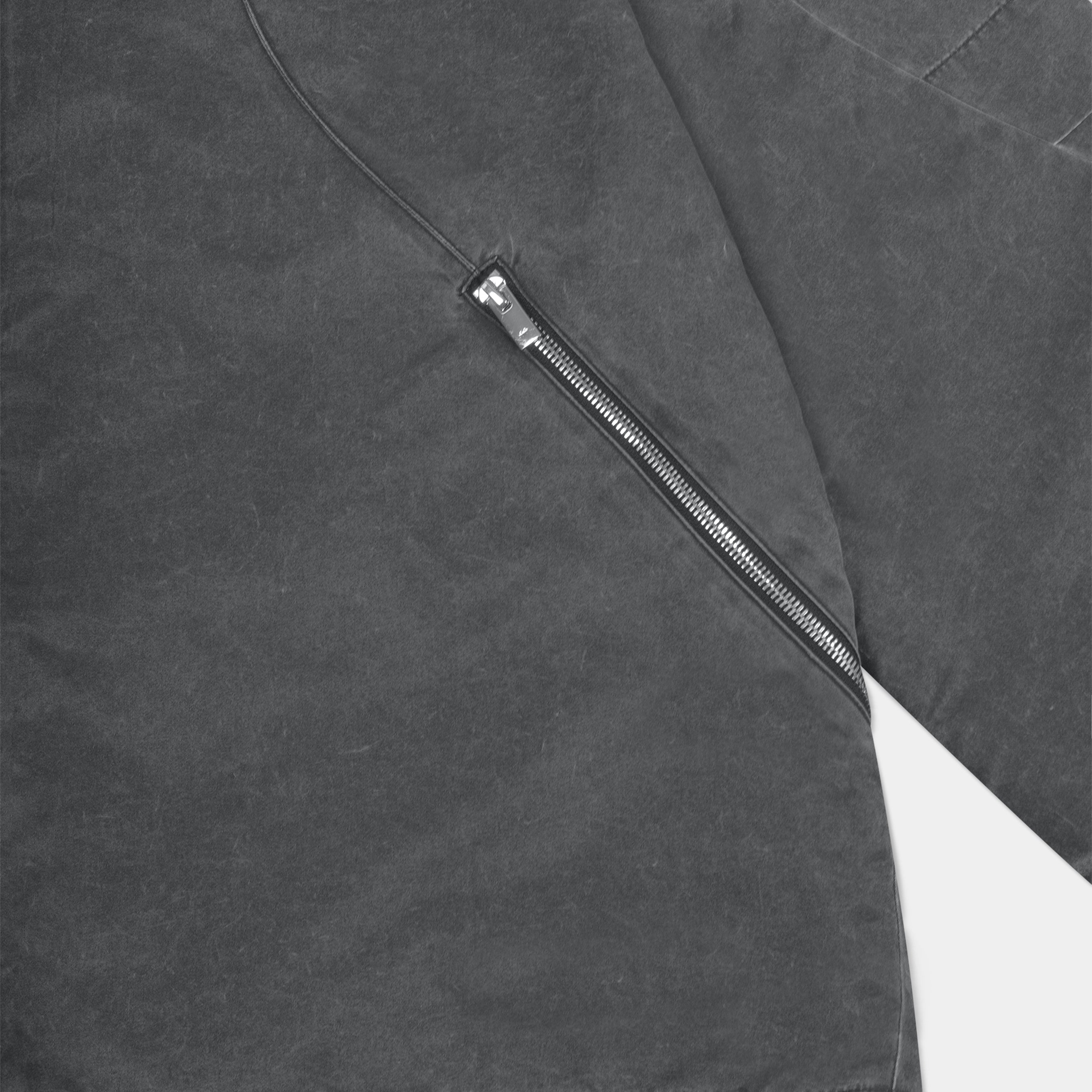 HE, product: CRINIS JACKET (Fig. 4)