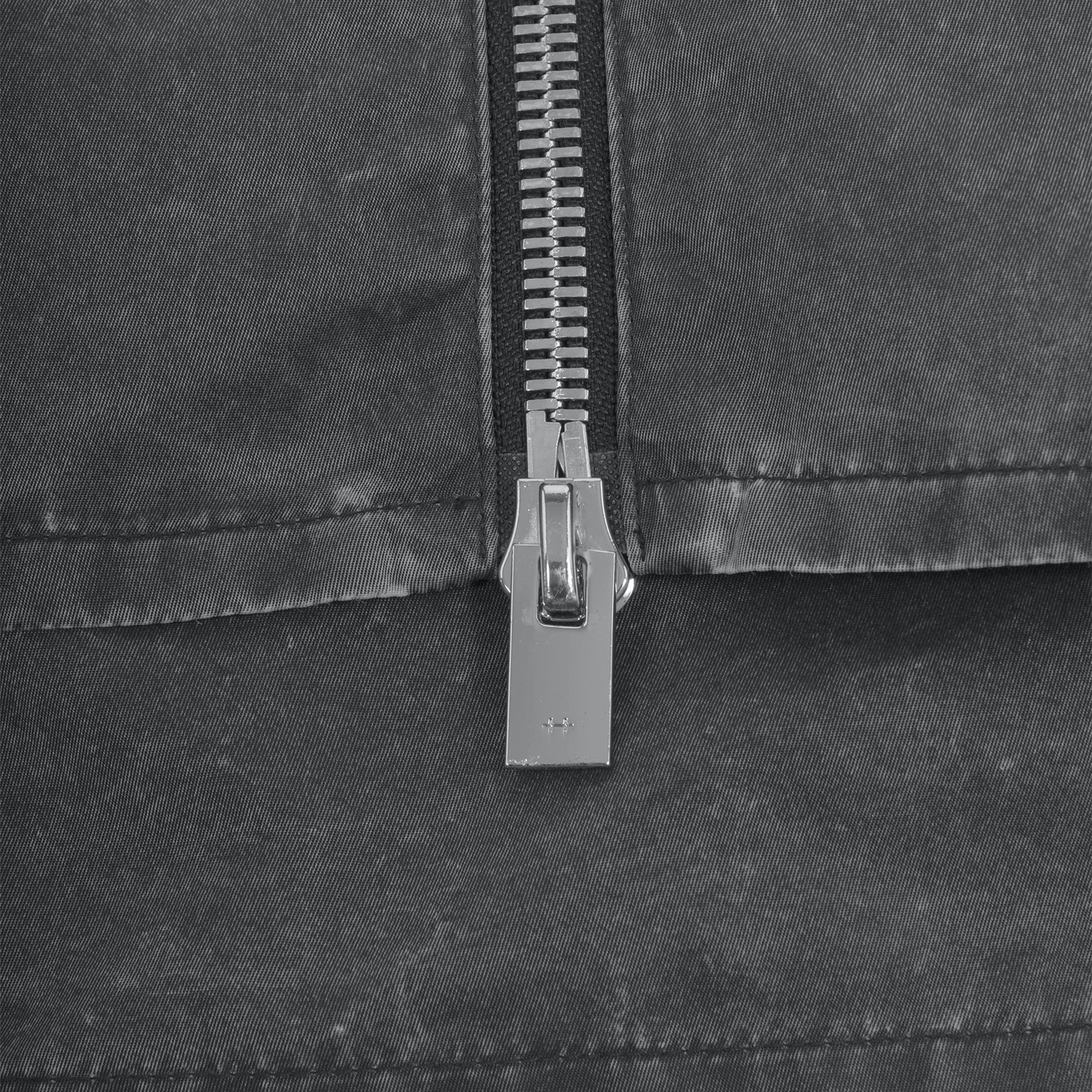 HE, product: CRINIS JACKET (Fig. 6)