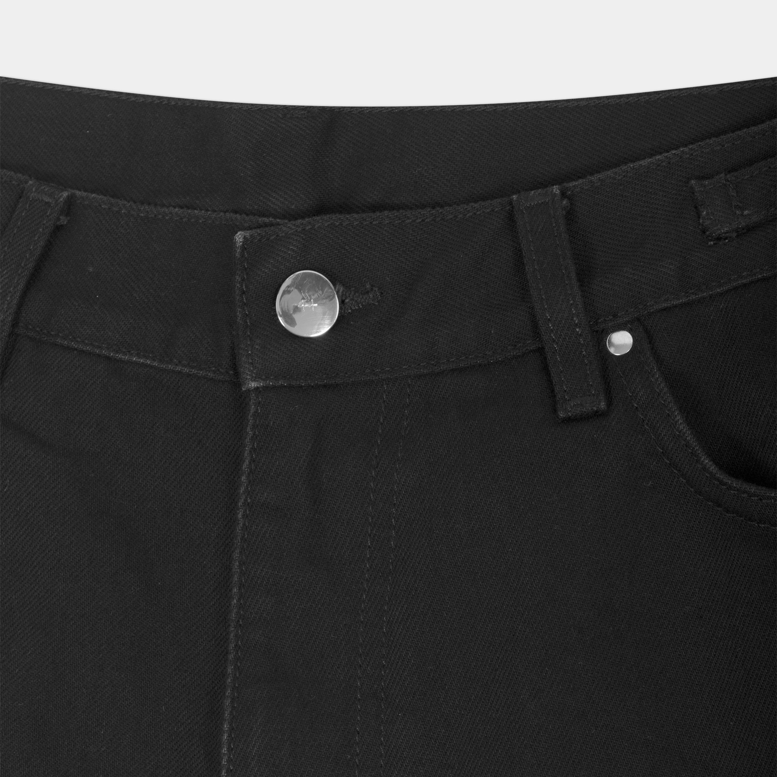 HE, product: FENCE DENIM SHORTS (Fig. 4)