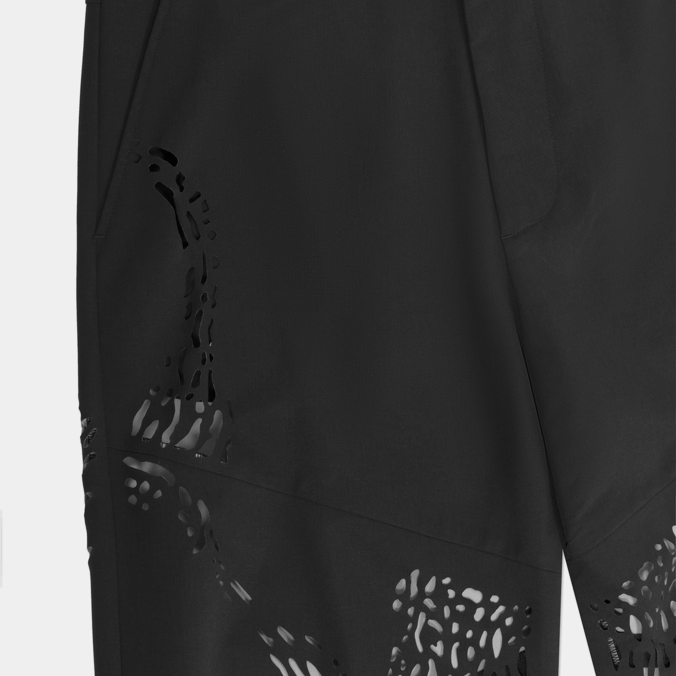 HE, product: ROAN TROUSERS (Fig. 3)