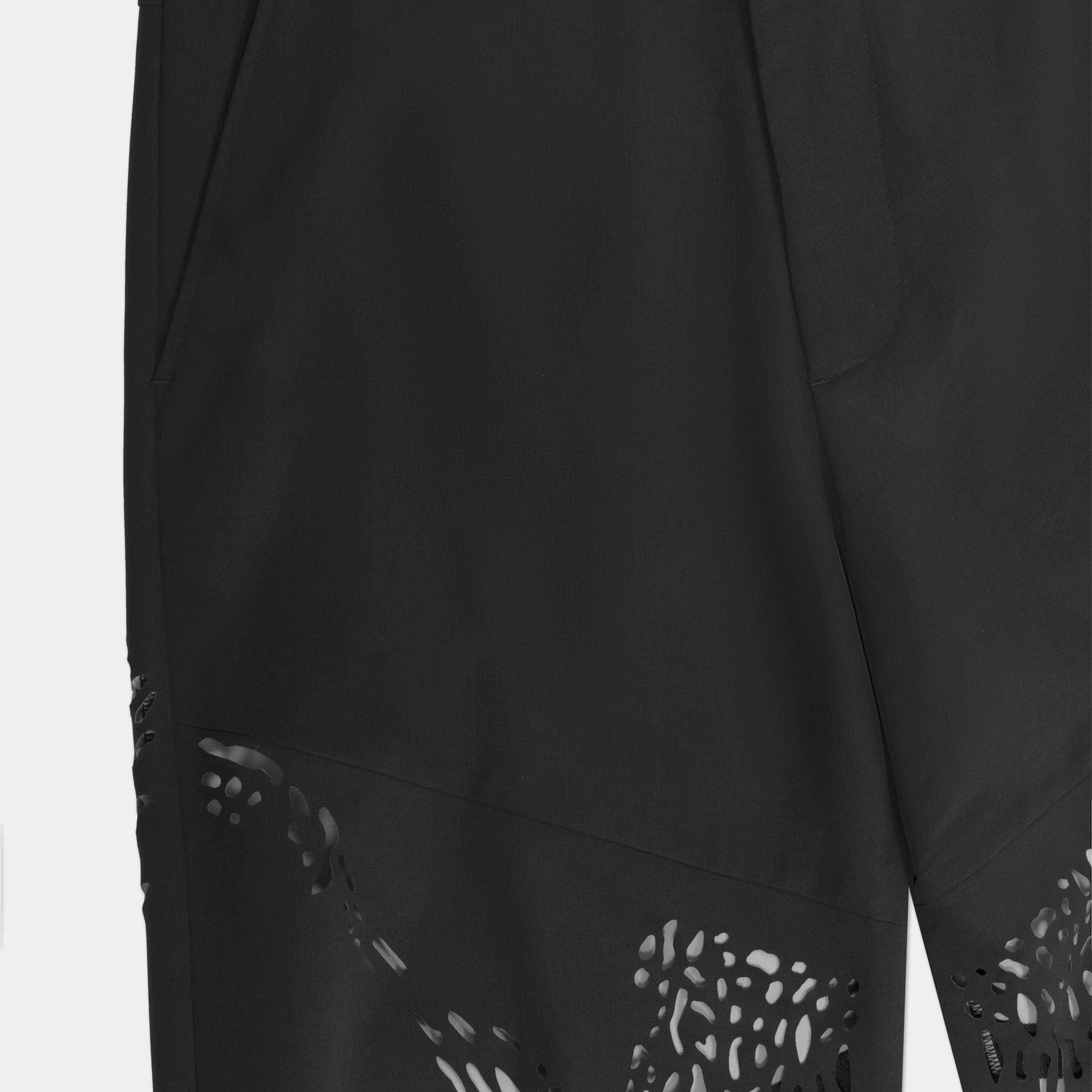 HE, product: ROAN TROUSERS (Fig. 9)