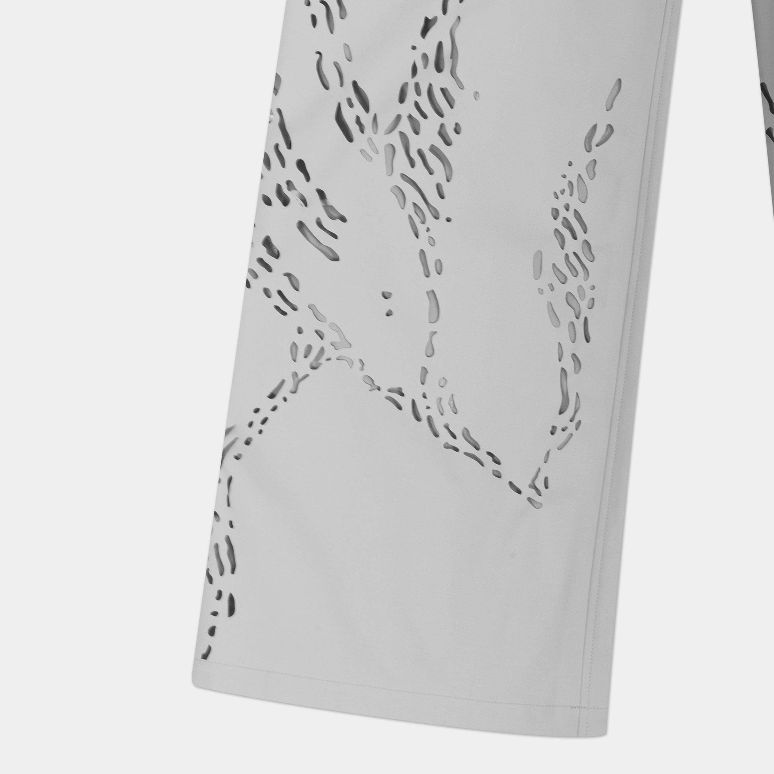 HE, product: ROAN TROUSERS (Fig. 9)