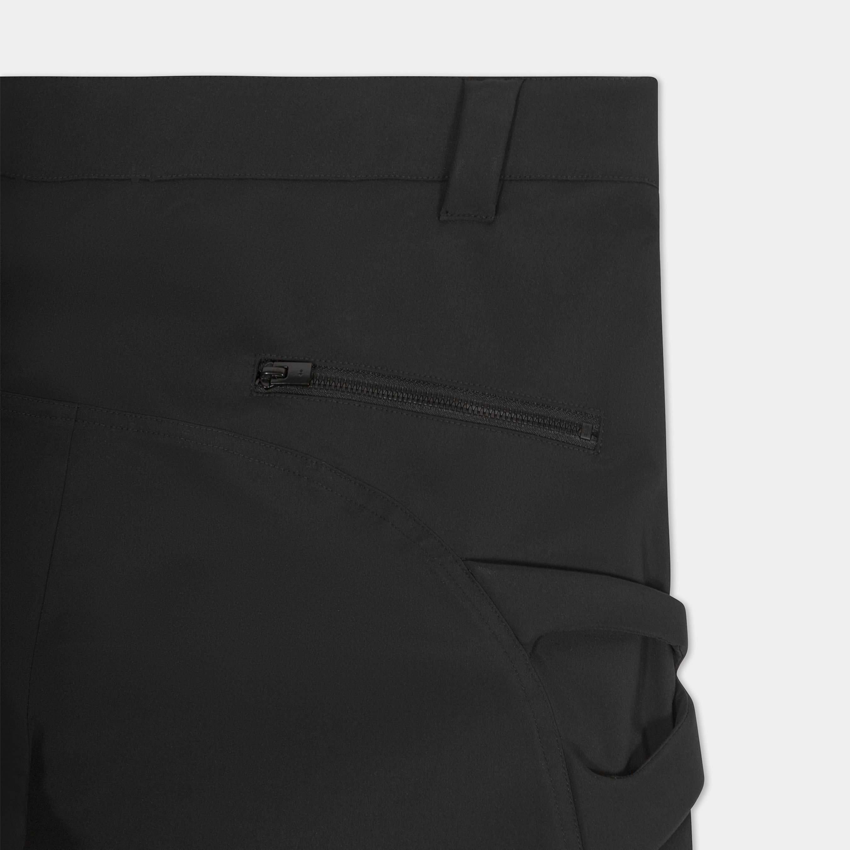HE, product: TACK TROUSERS (Fig. 3)