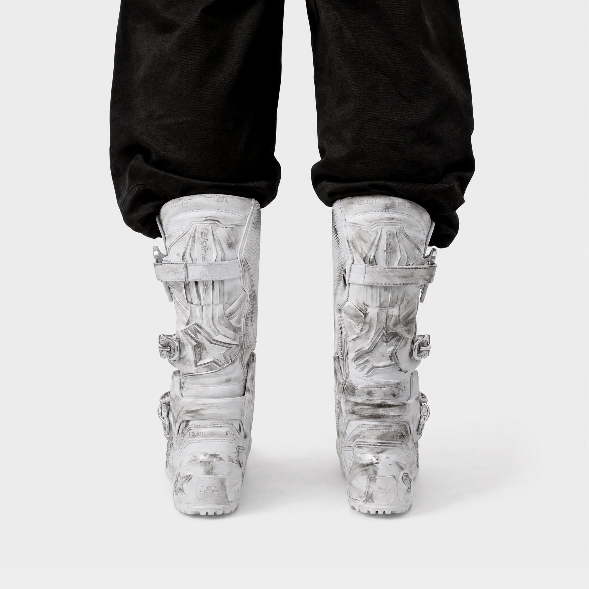 HE, product: IGNITE BOOTS (Fig. 5)