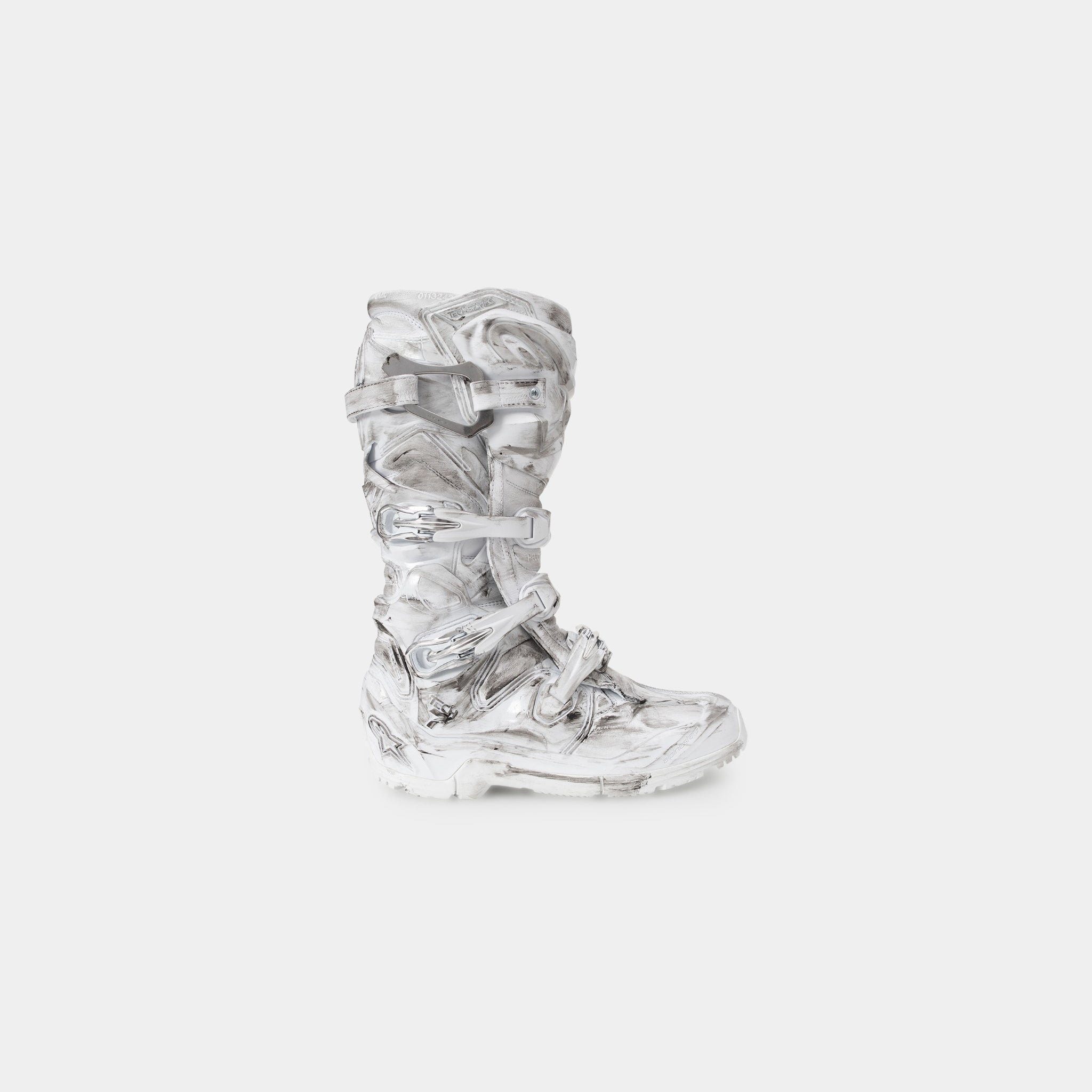 HE, product: IGNITE BOOTS (Fig. 1)