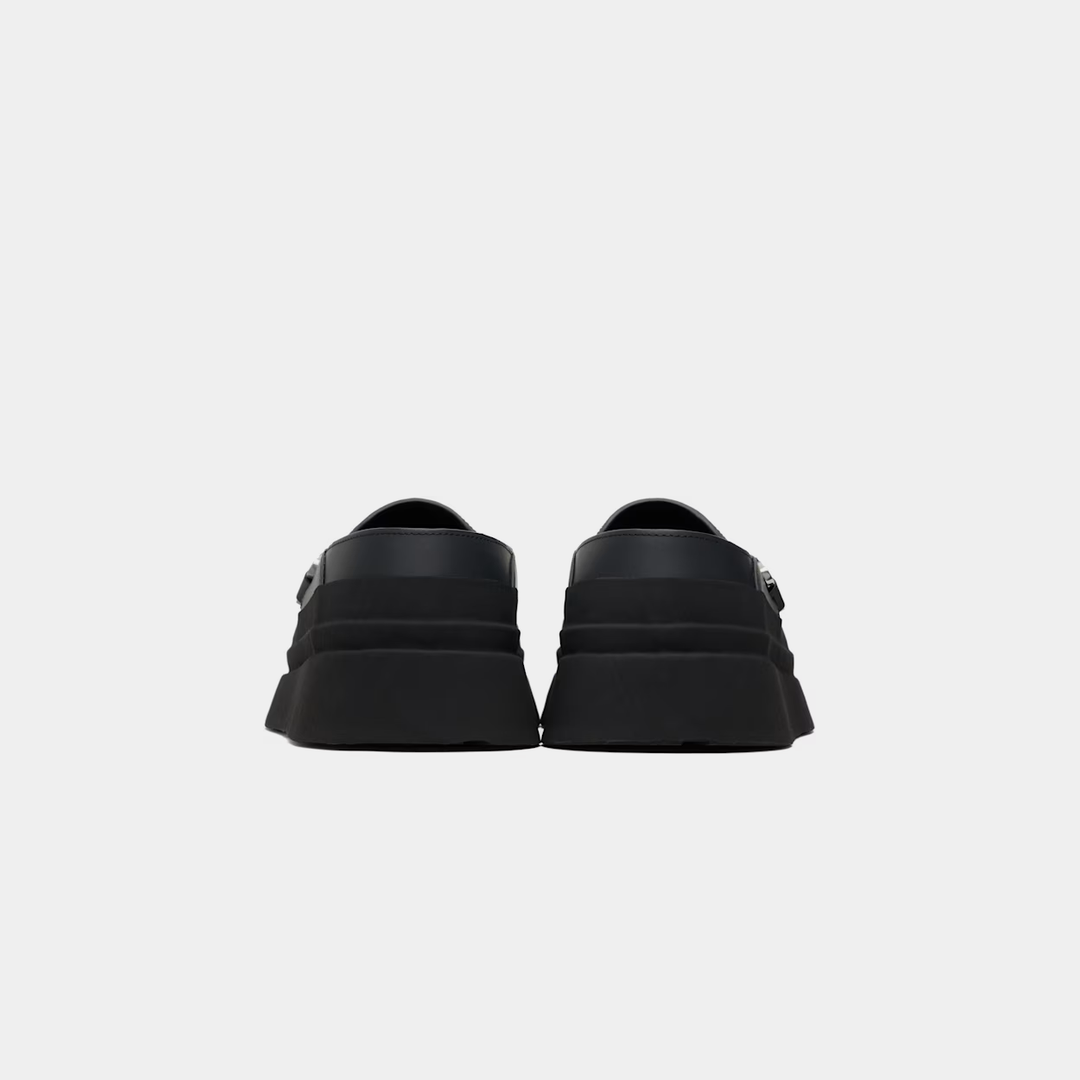 HE, product: CARABINER SHOE (Fig. 5)