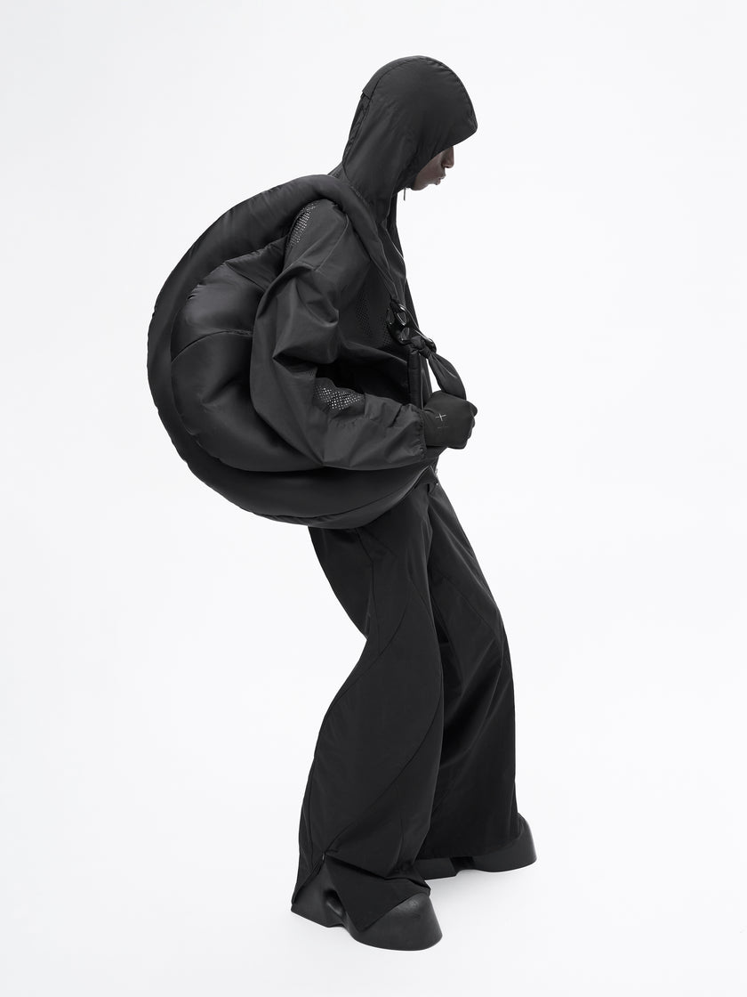 HE, product: MAXI CROSSBODY BAG (Fig. 19)