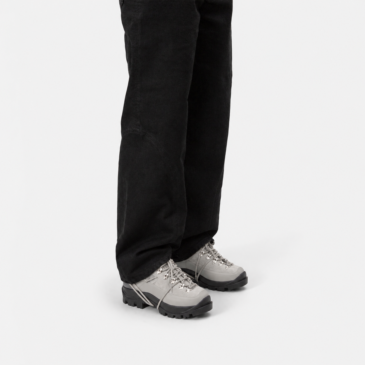 HE, product: LOW HIKING BOOTS (Fig. 2)
