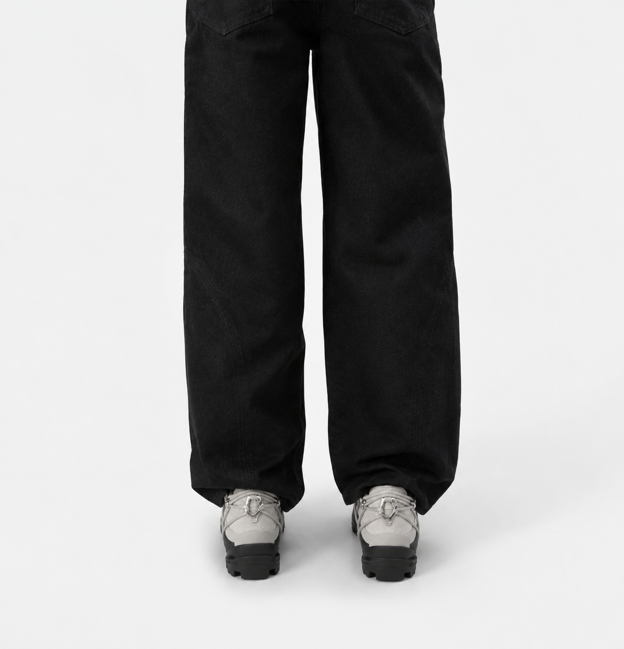 HE, product: LOW HIKING BOOTS (Fig. 5)