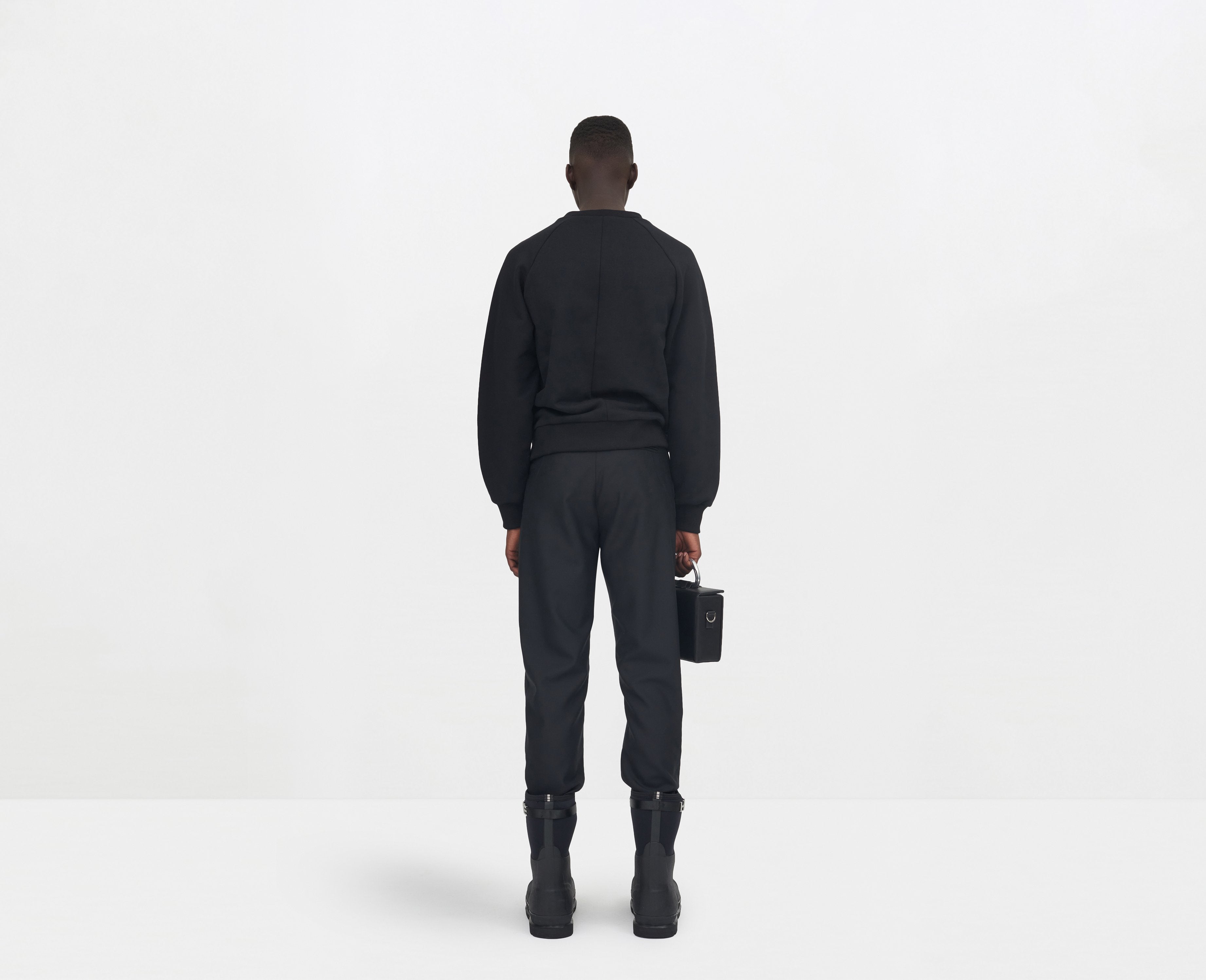 HE, product: Print Crewneck (Fig. 4)