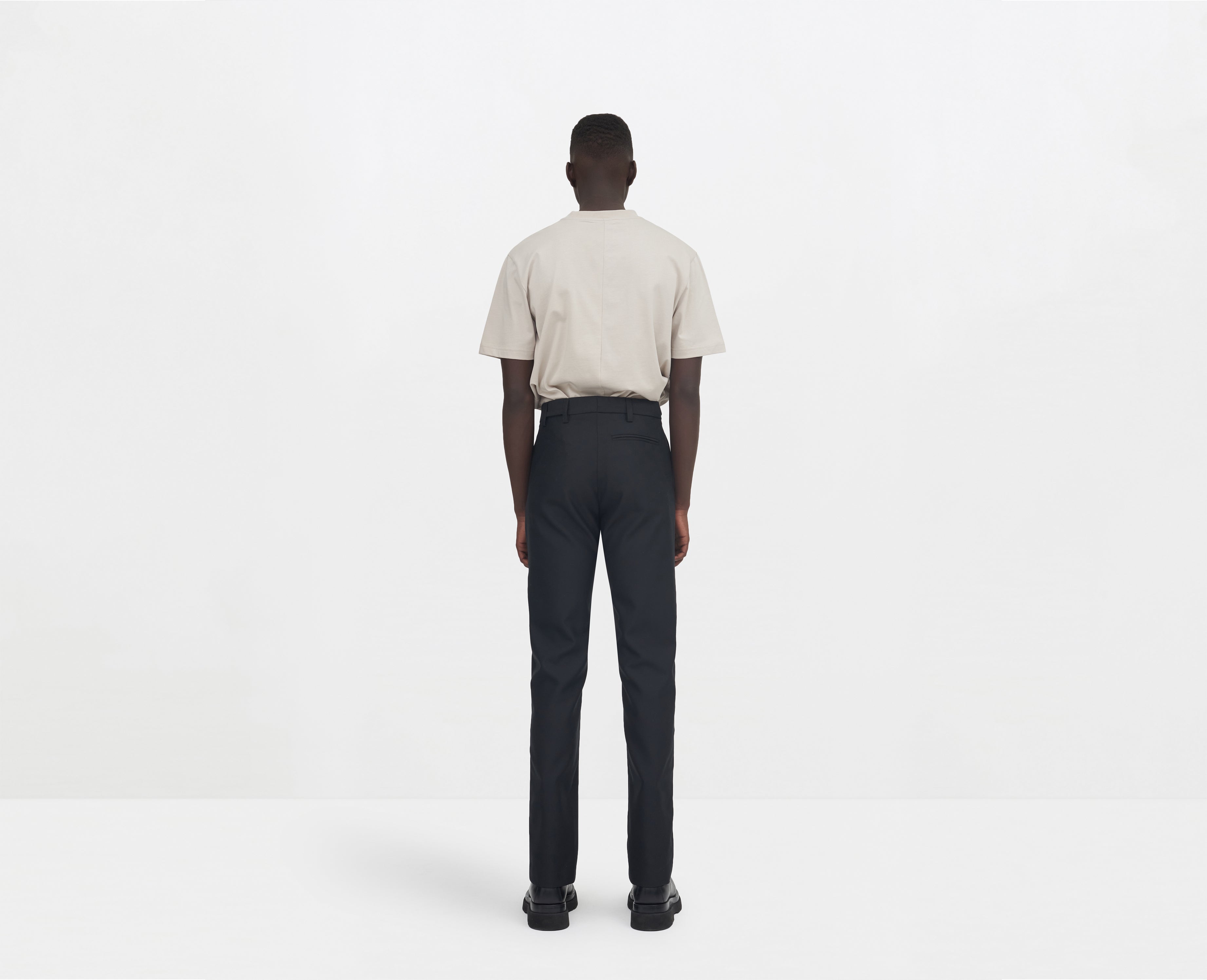 HE, product: TAILORED TROUSERS (Fig. 4)