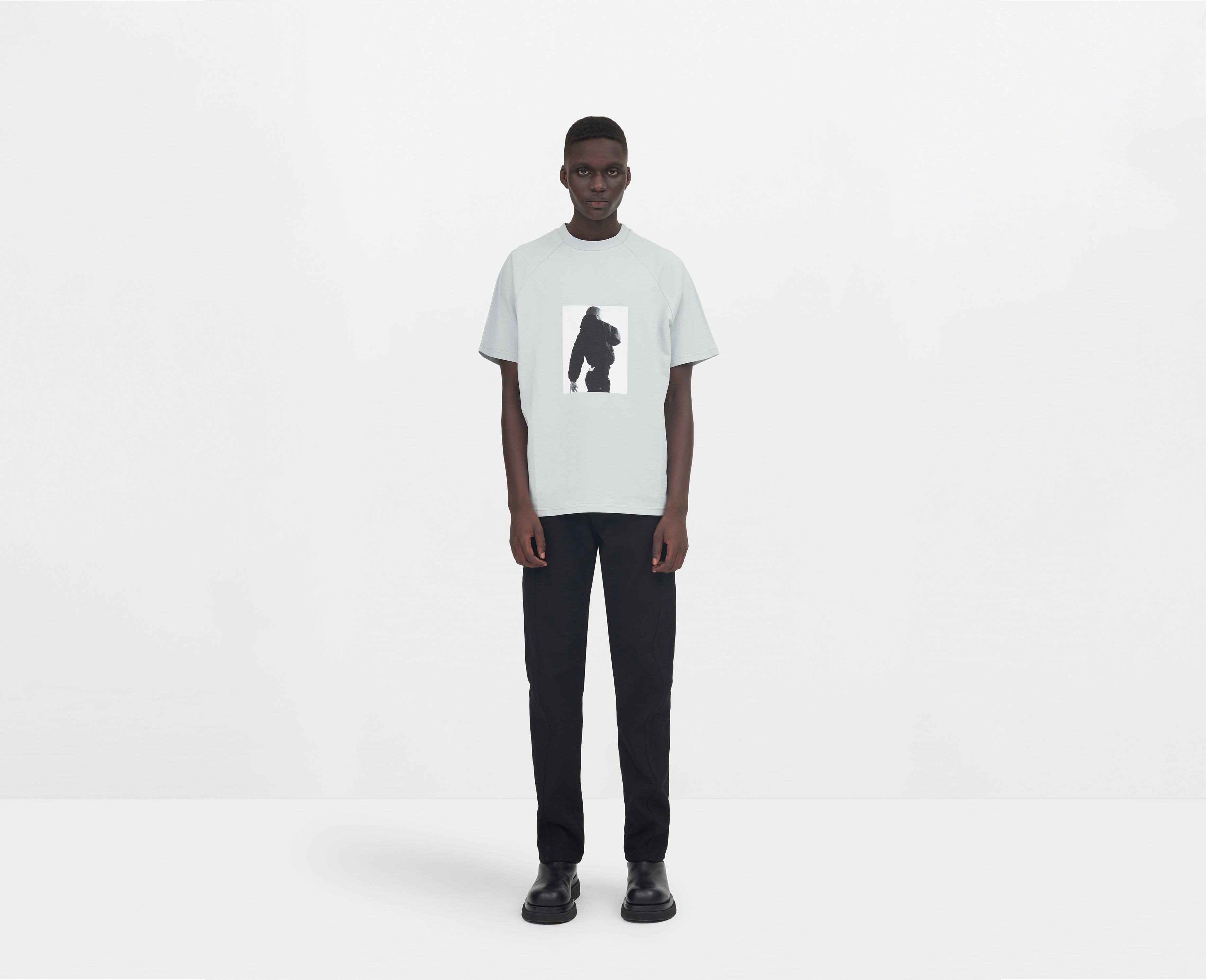 HE, product: PRINT RAGLAN TEE (Fig. 2)