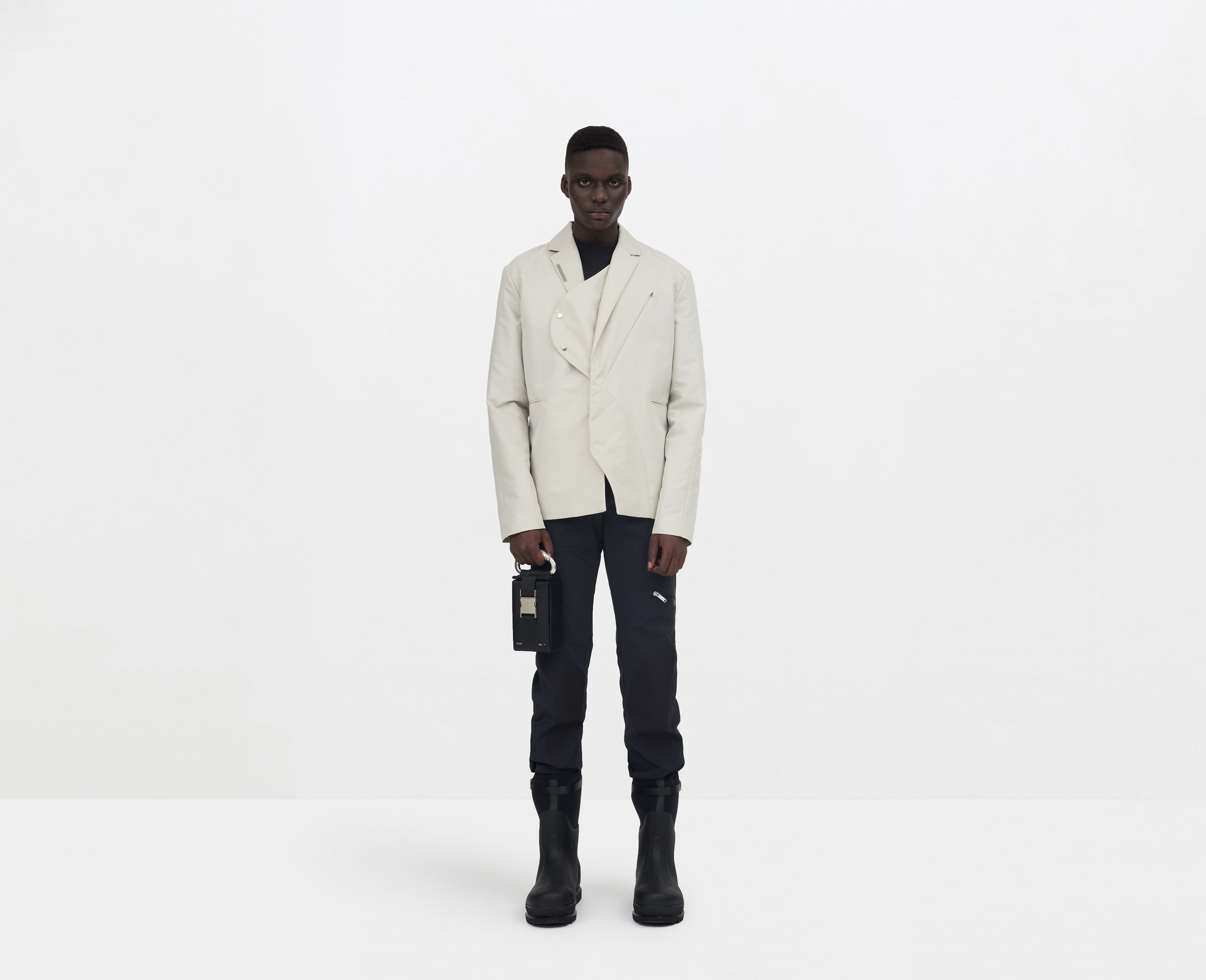 HE, product: TECH BLAZER (Fig. 2)