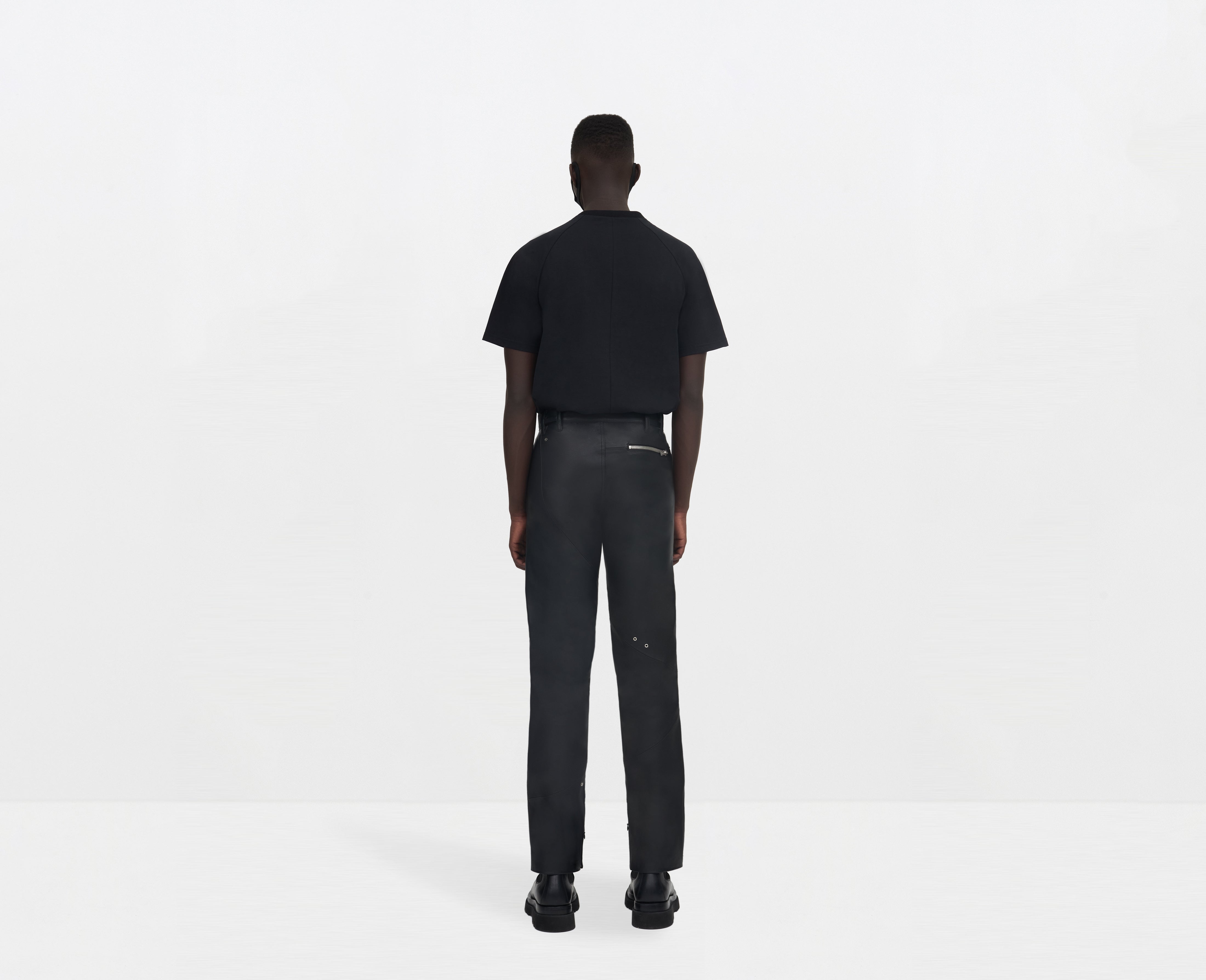 HE, product: RAGLAN T-SHIRT (Fig. 4)