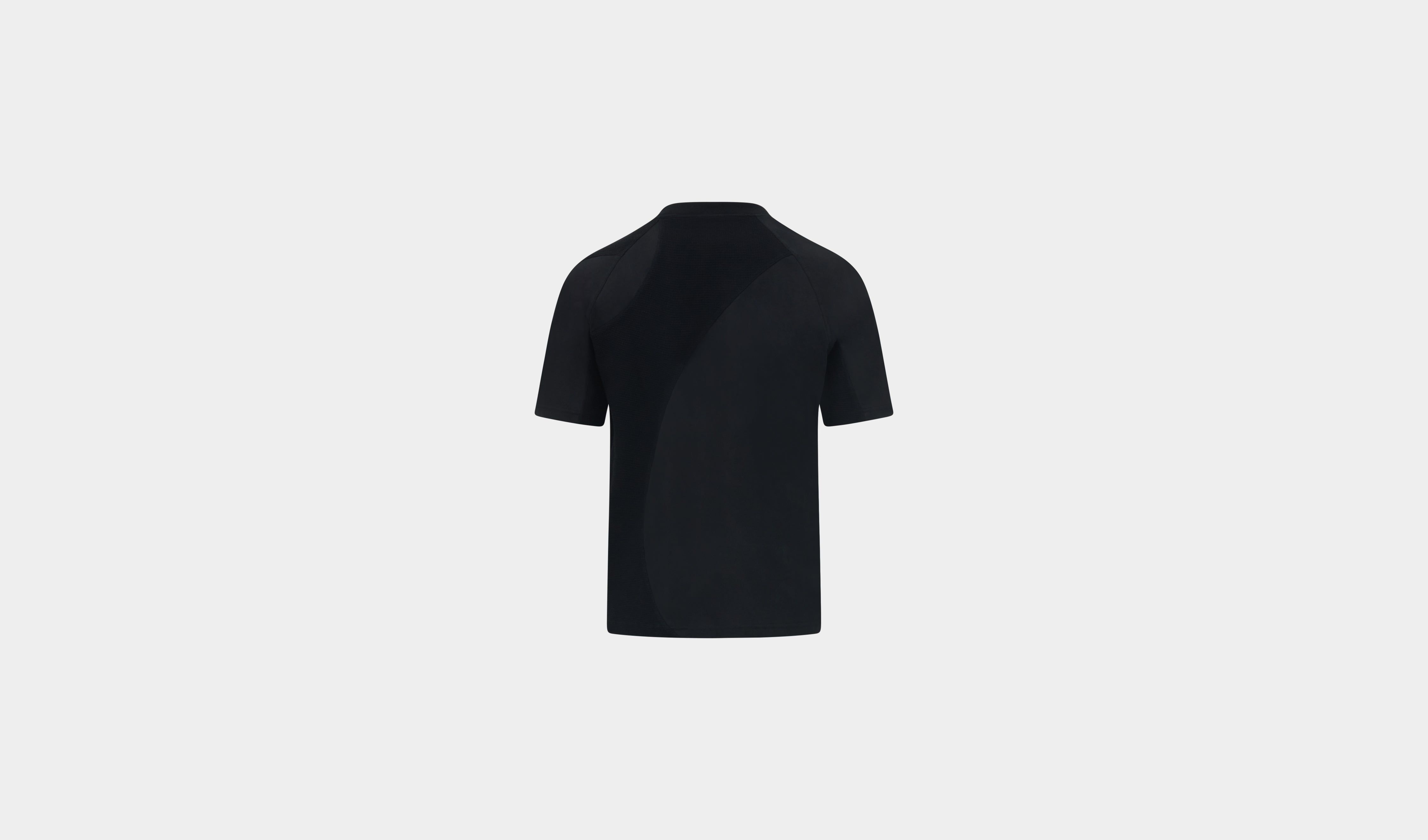HE, product: CONTRAST T-SHIRT (Fig. 5)