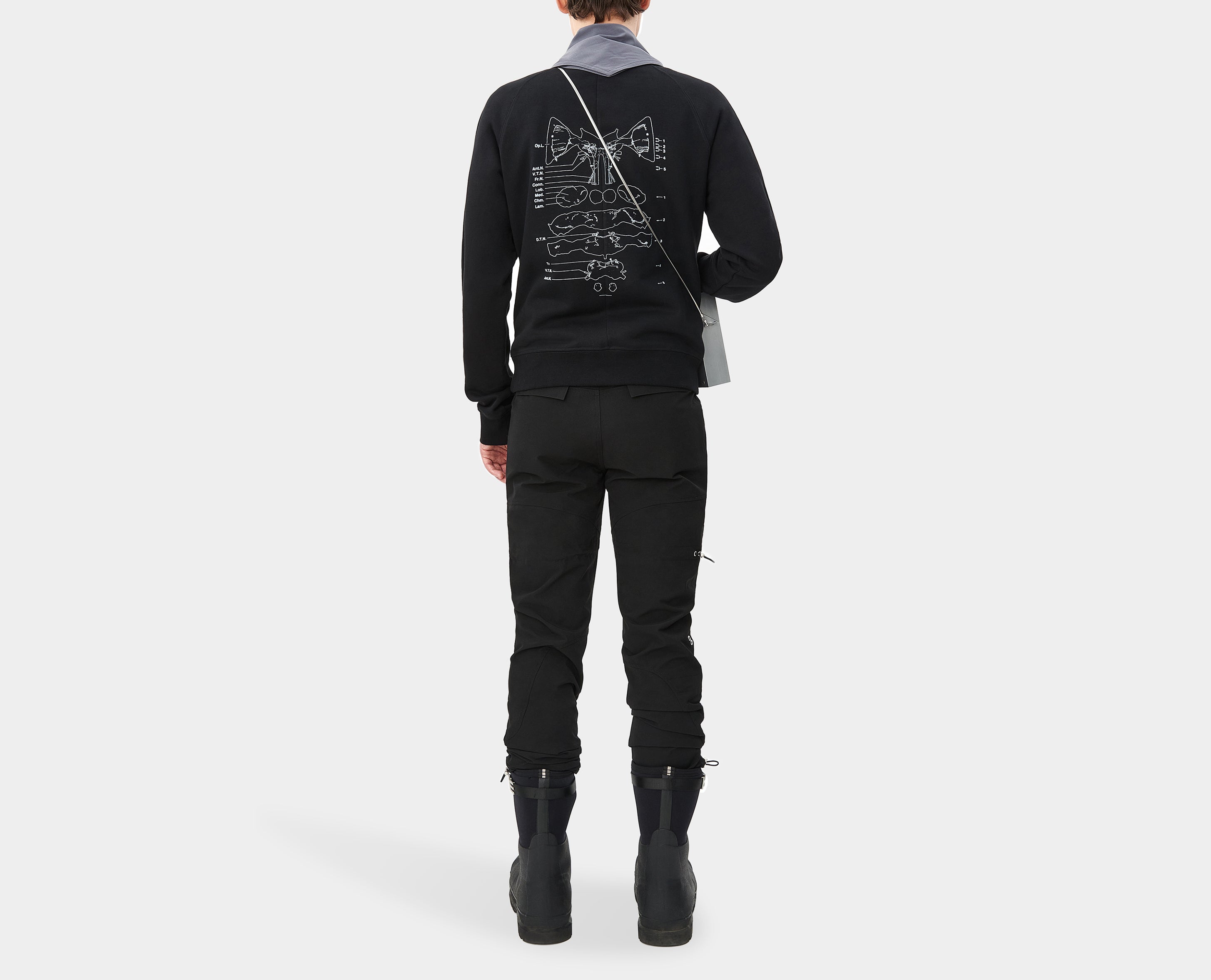 HE, product: METAMORPHOSIS PRINT CREWNECK (Fig. 4)