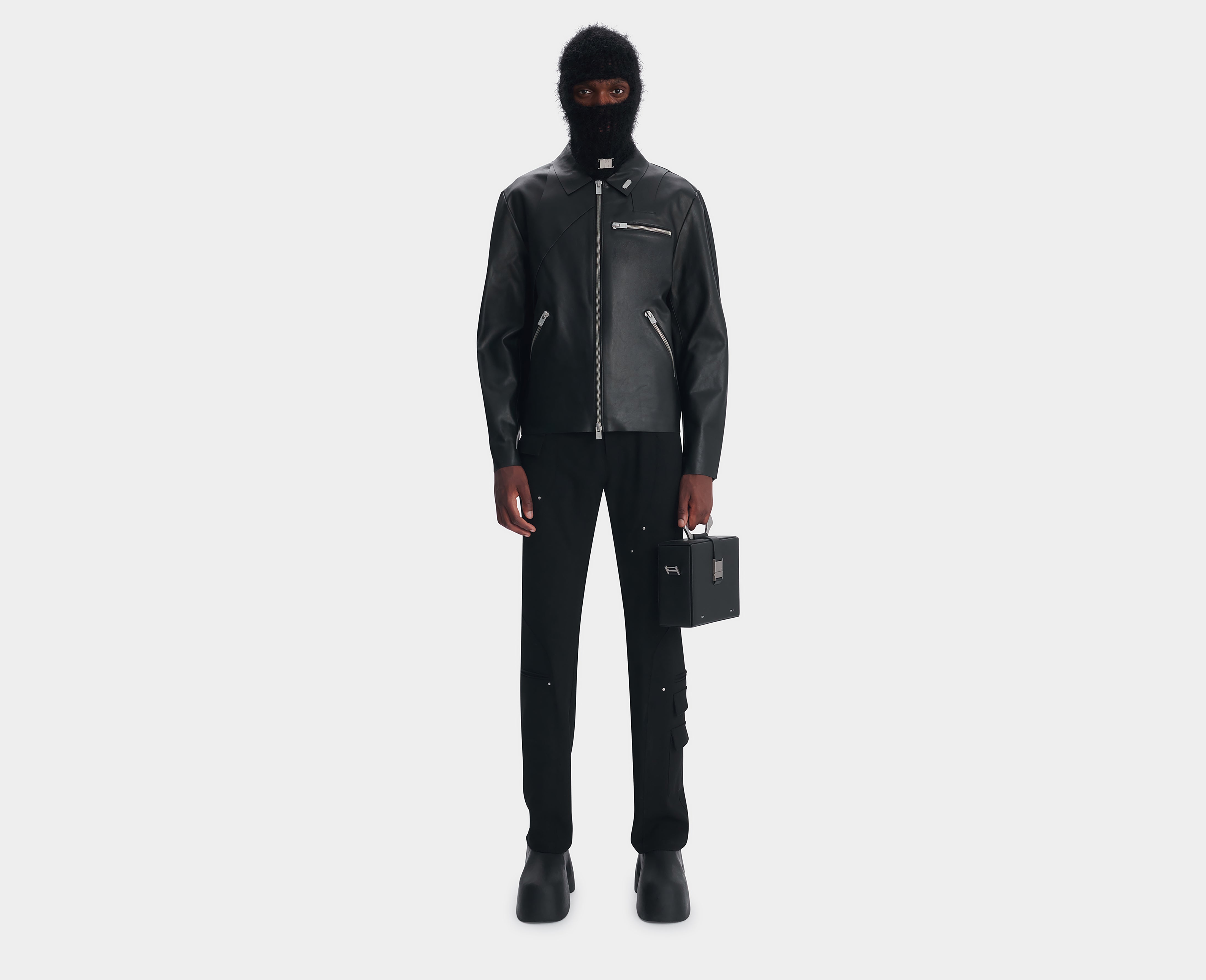 HE, product: COMITY BALACLAVA (Fig. 2)