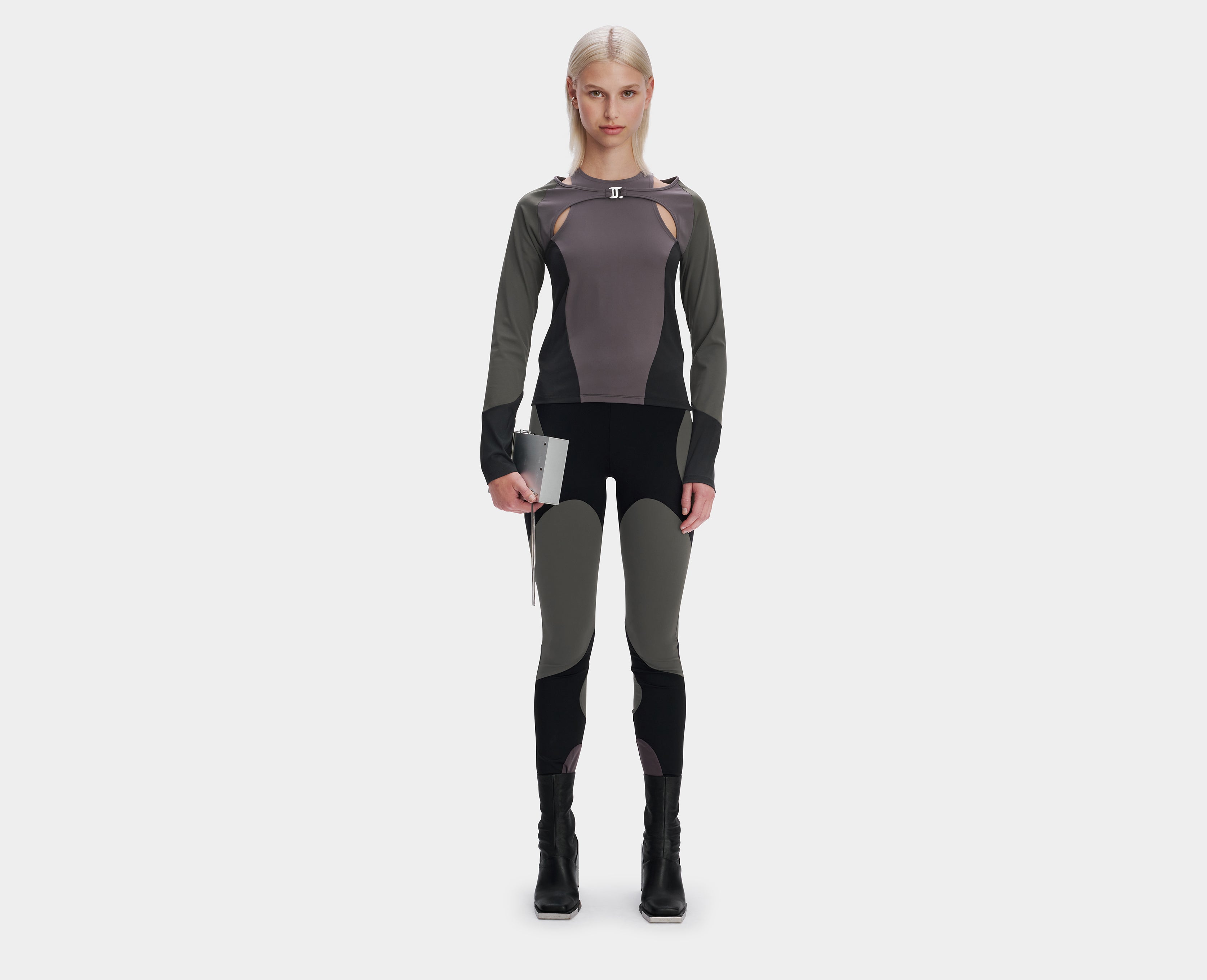 HE, product: ATRA ACTIVE WEAR LS TOP (Fig. 3)