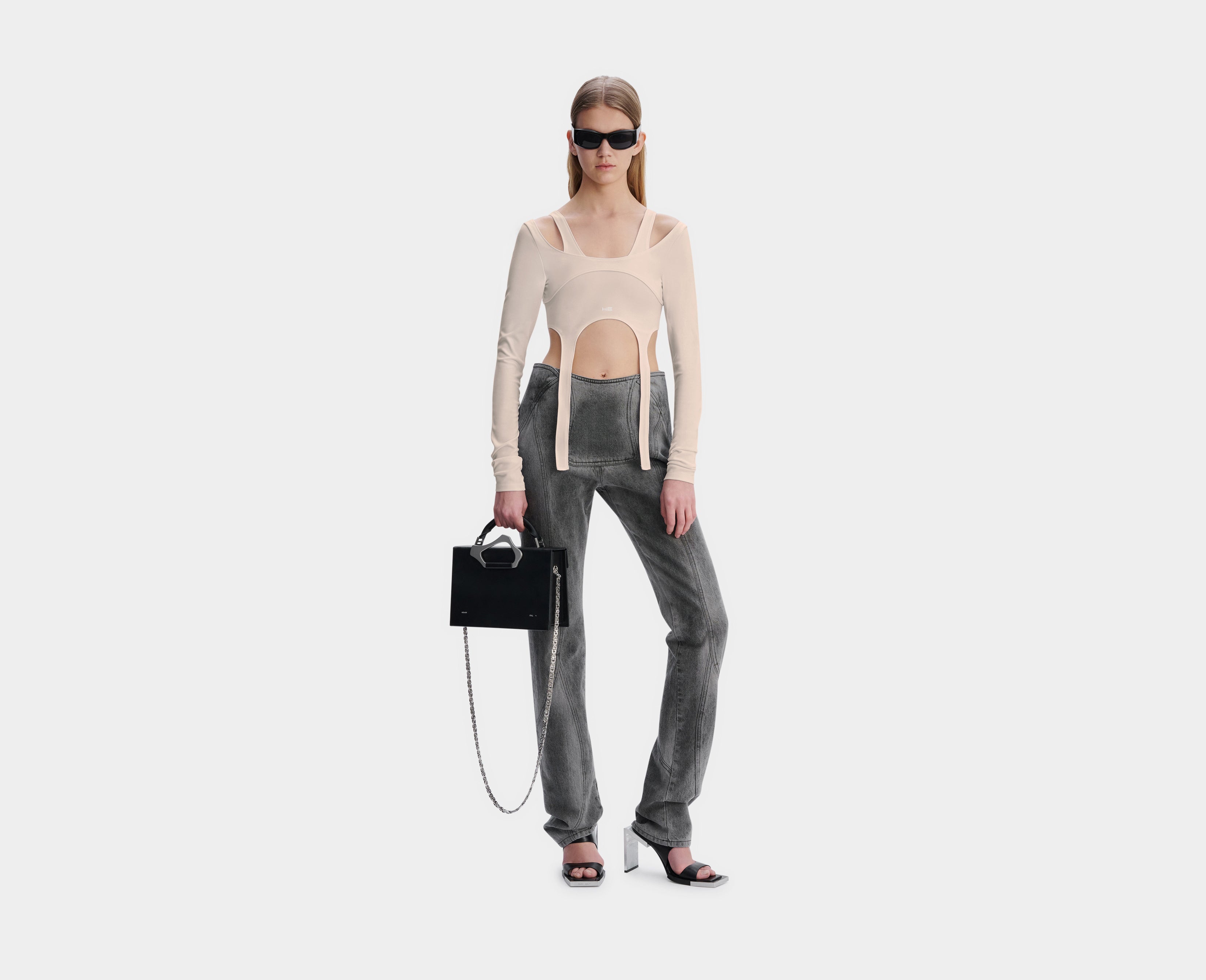 HE, product: ARID HARNESS TOP (Fig. 3)