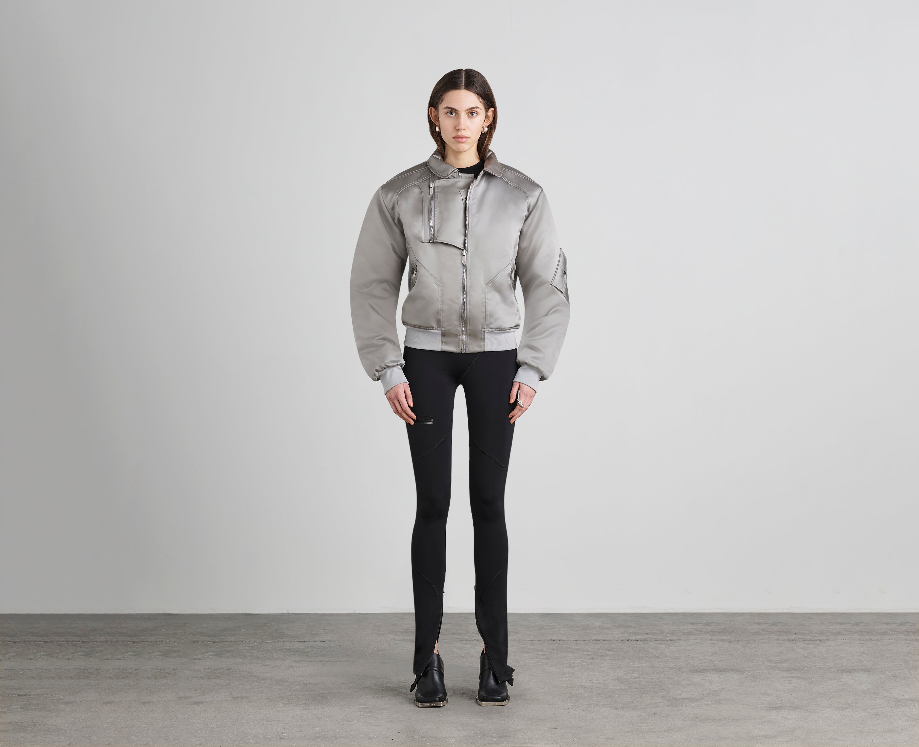 HE, product: BOMBERJACKE (Fig. 2)