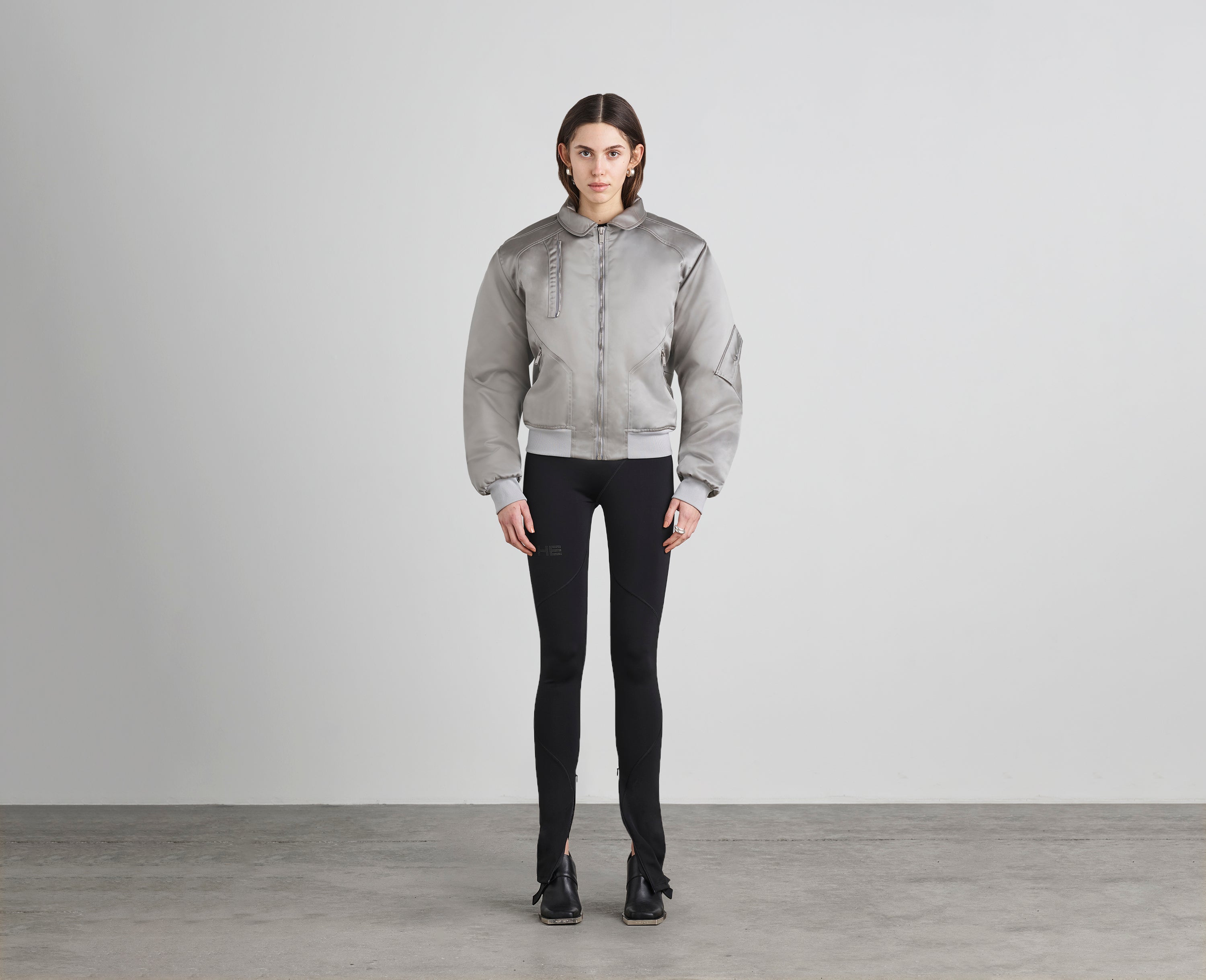 HE, product: BOMBERJACKE (Fig. 3)